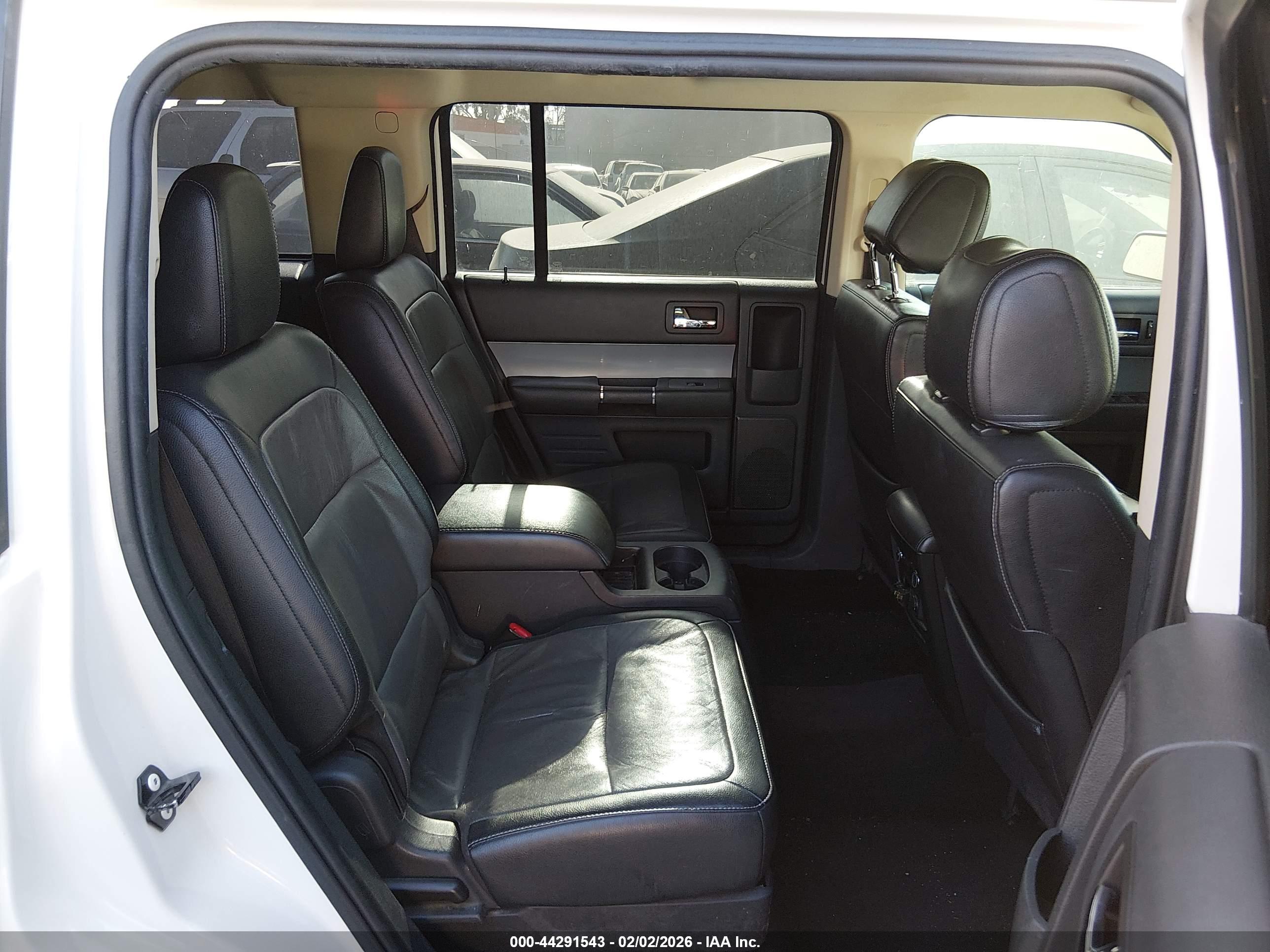 FORD FLEX image 8
