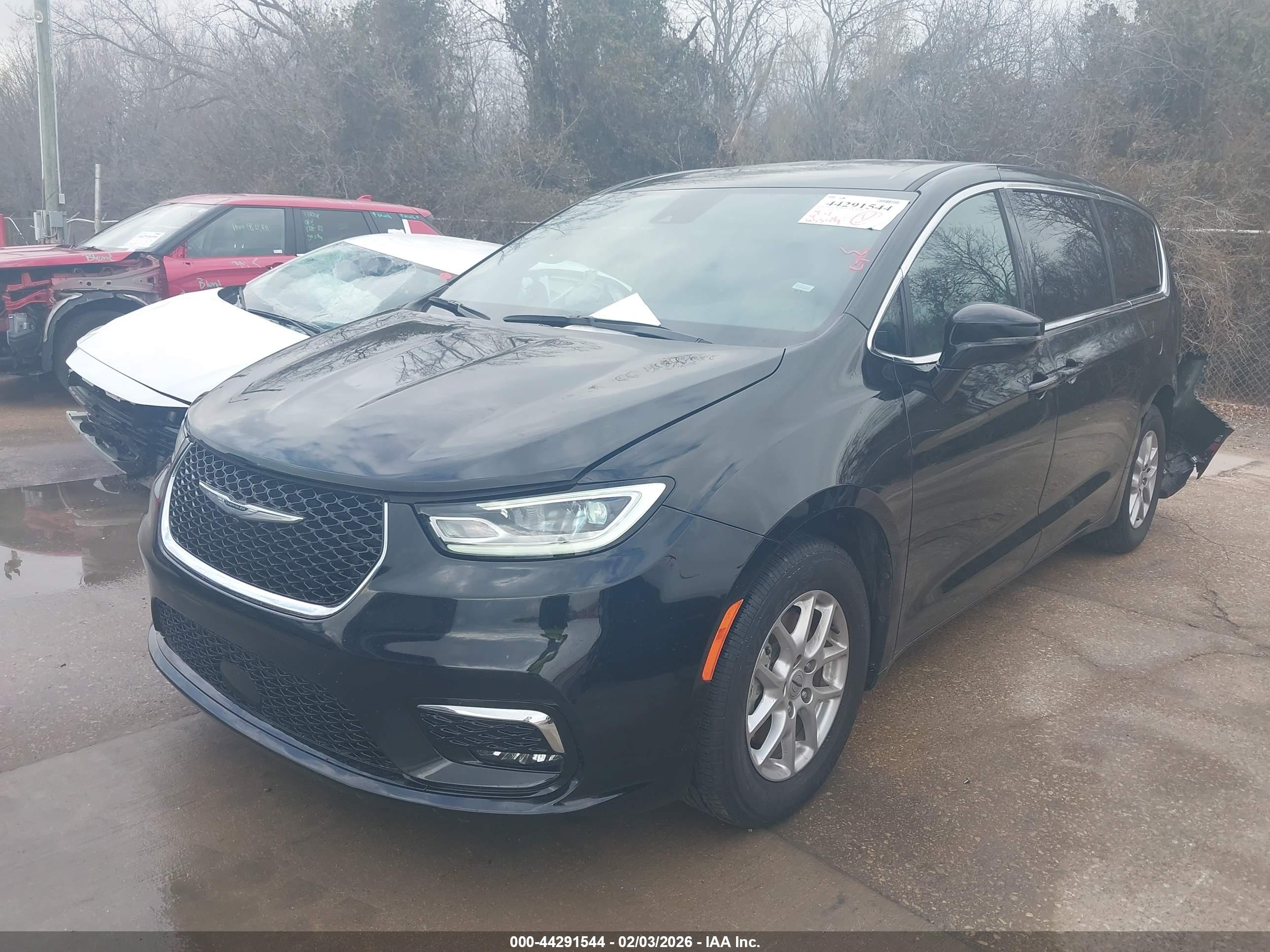 CHRYSLER PACIFICA image 2