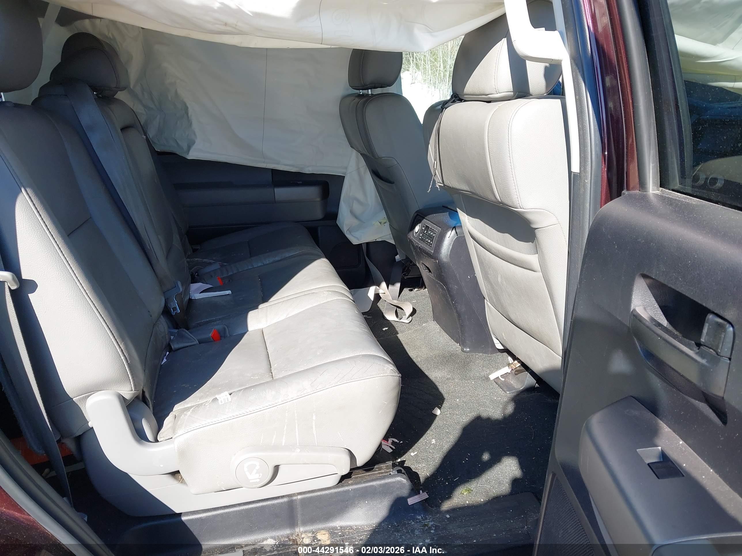 TOYOTA SEQUOIA image 8