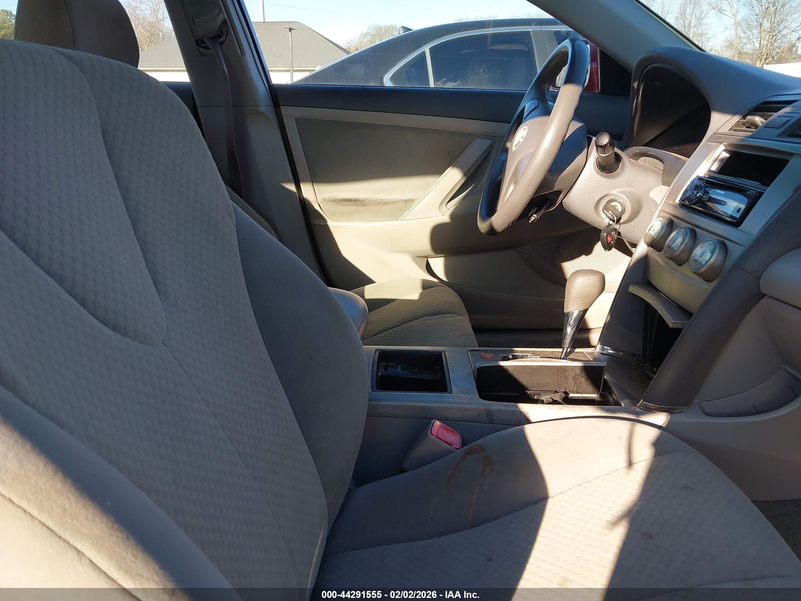 TOYOTA CAMRY image 5