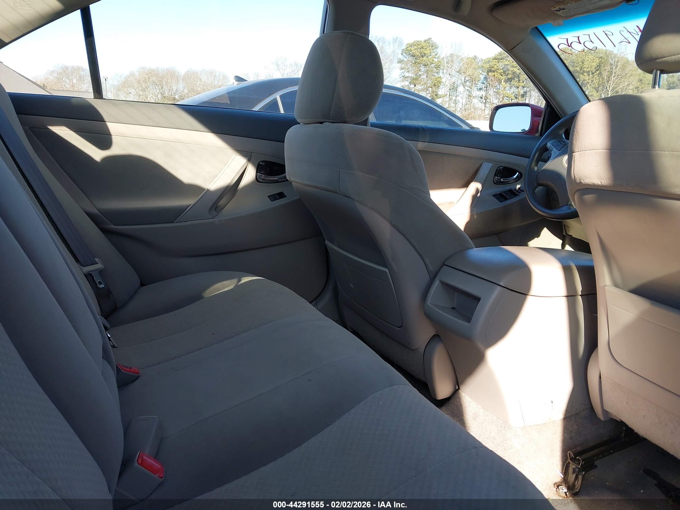 TOYOTA CAMRY image 8