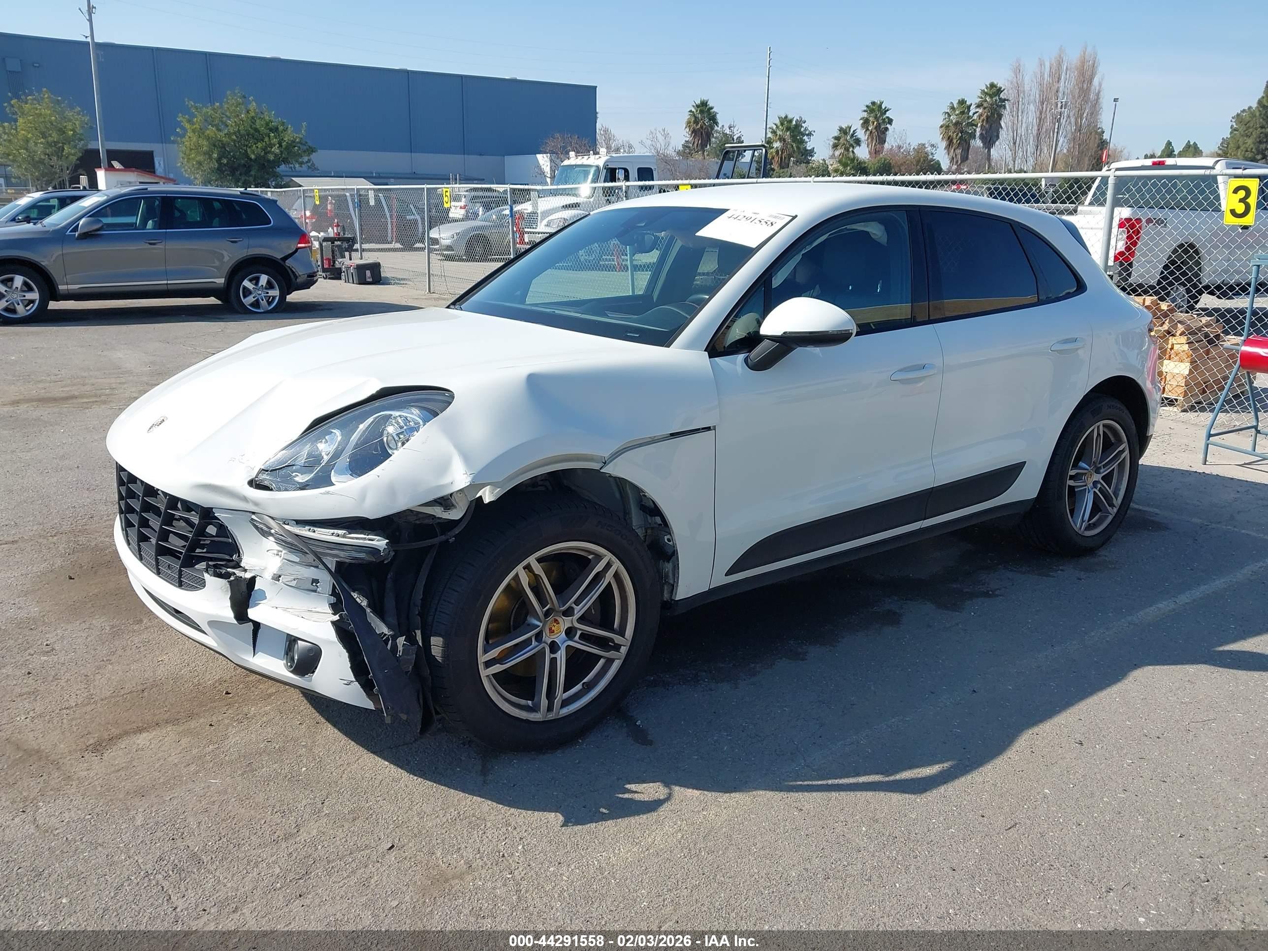 PORSCHE MACAN image 2