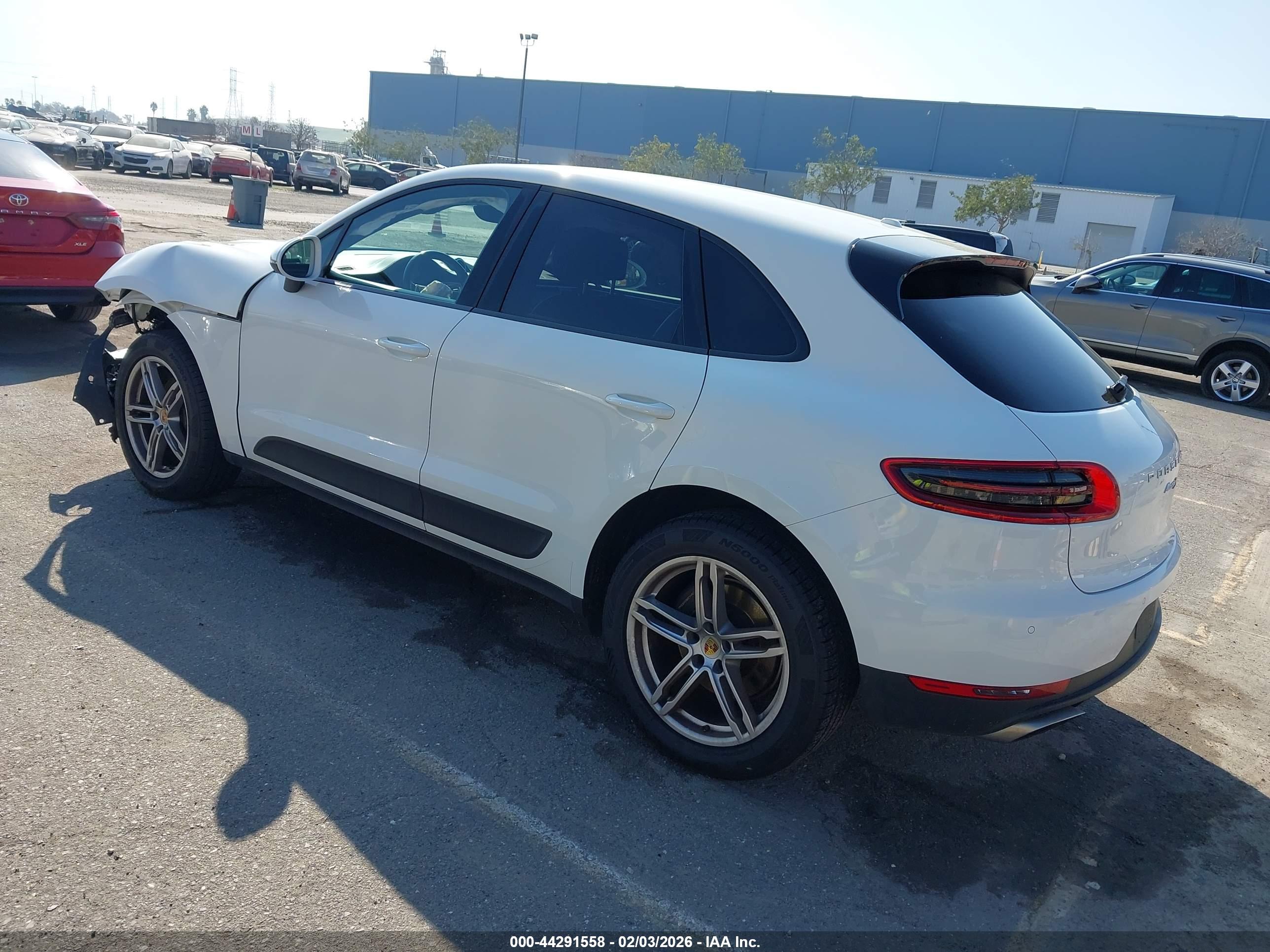 PORSCHE MACAN image 3