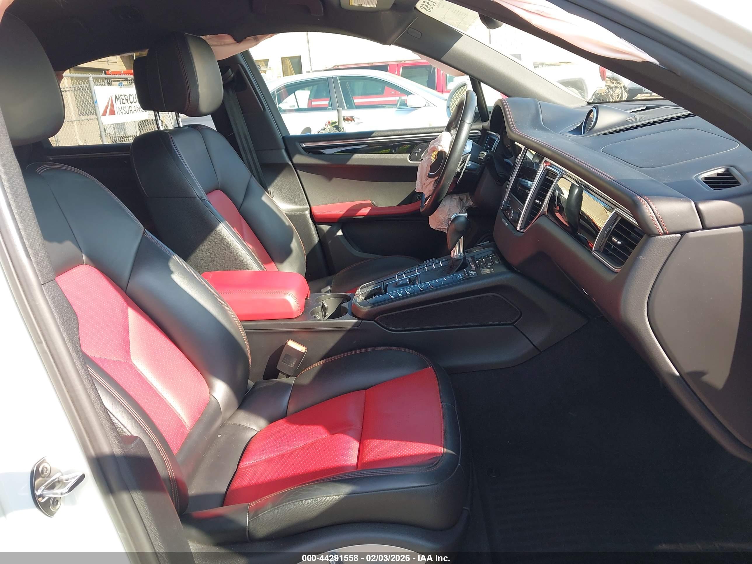 PORSCHE MACAN image 5