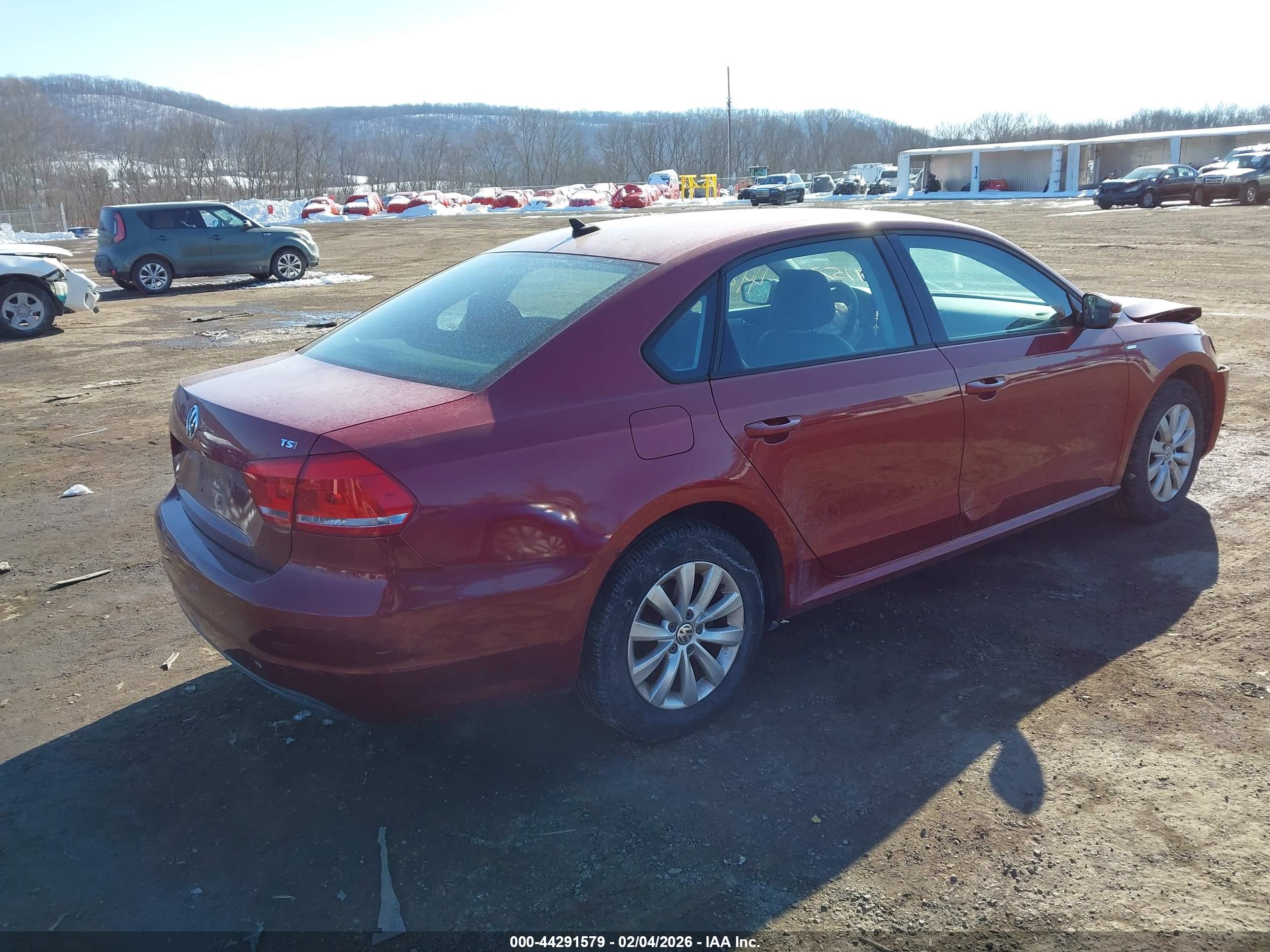 VOLKSWAGEN PASSAT image 4