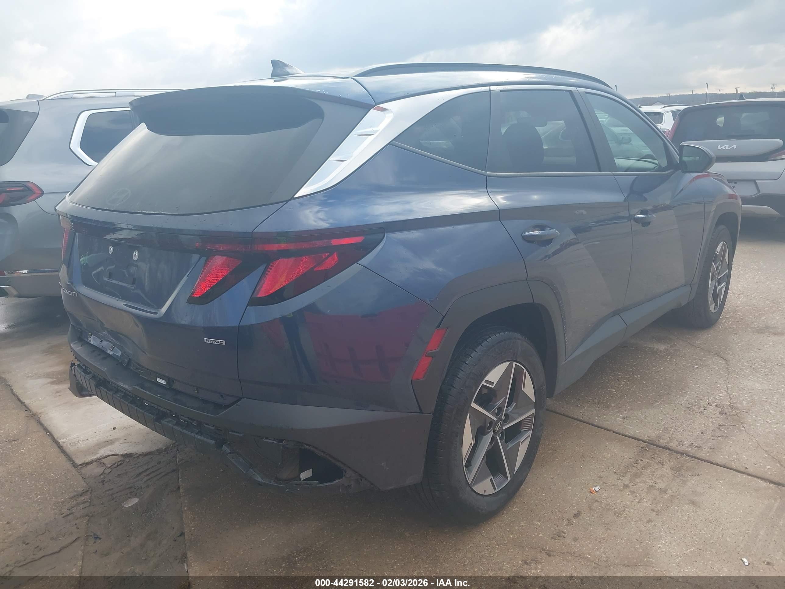 HYUNDAI TUCSON image 4