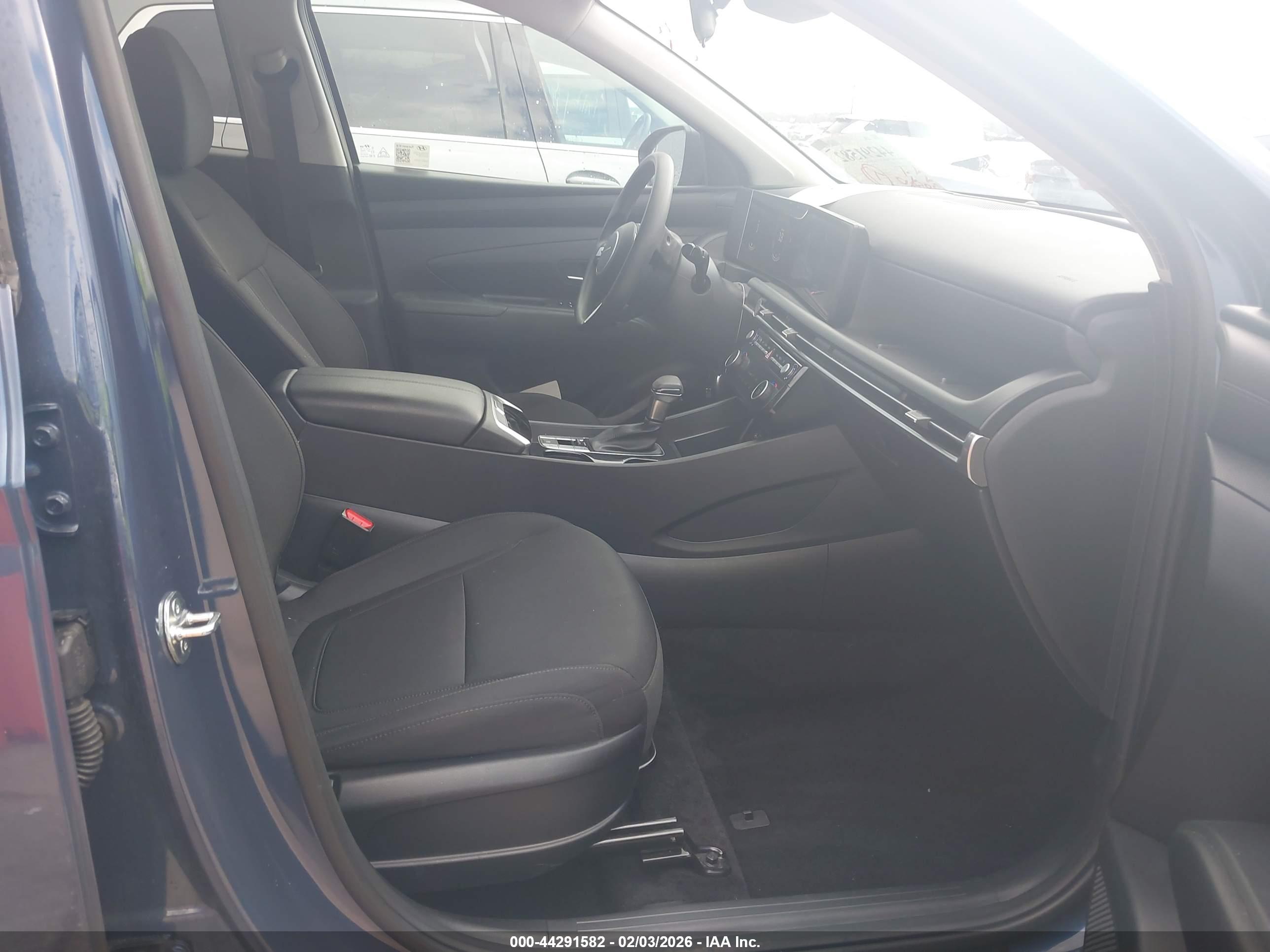 HYUNDAI TUCSON image 5
