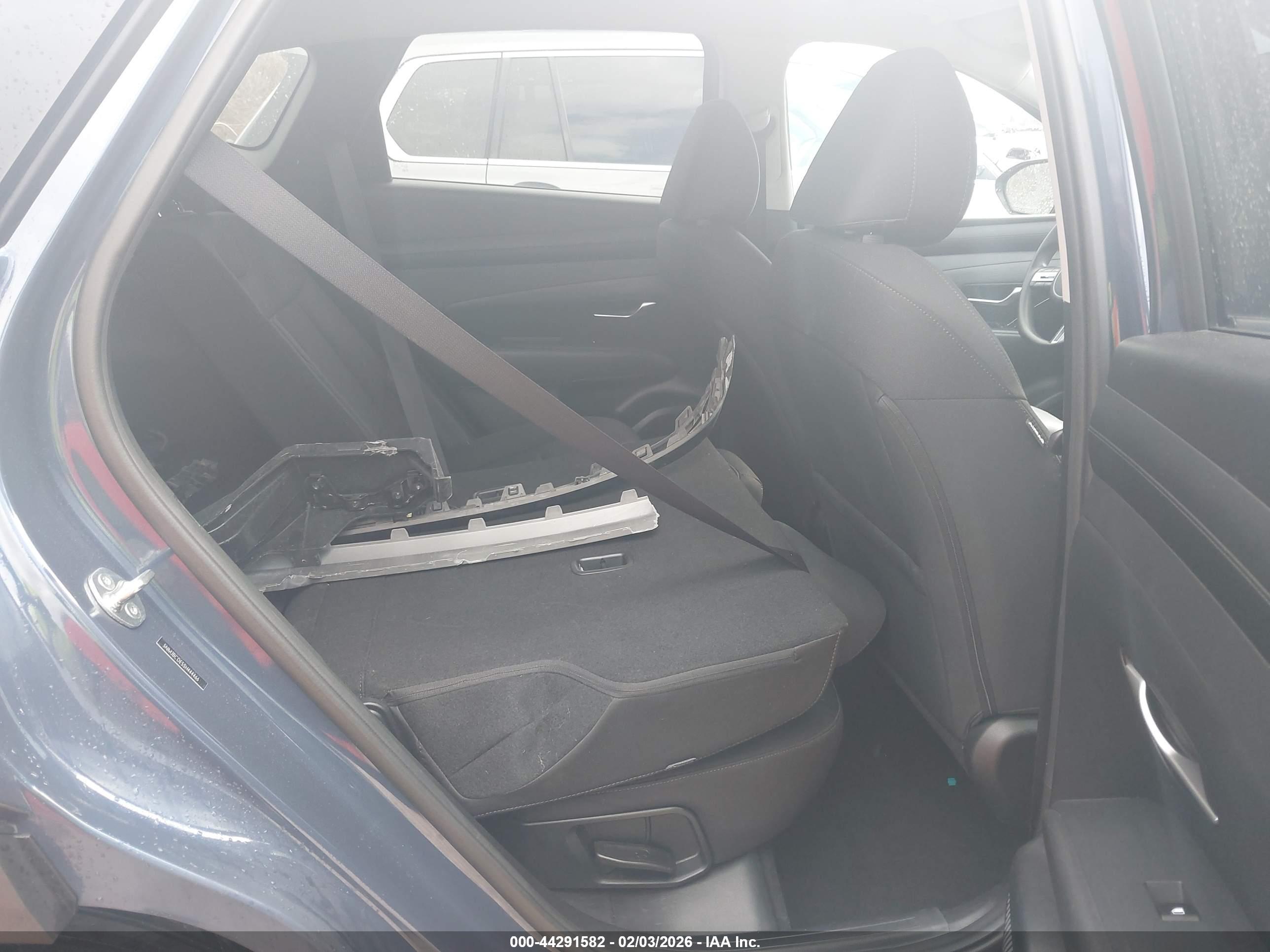 HYUNDAI TUCSON image 8