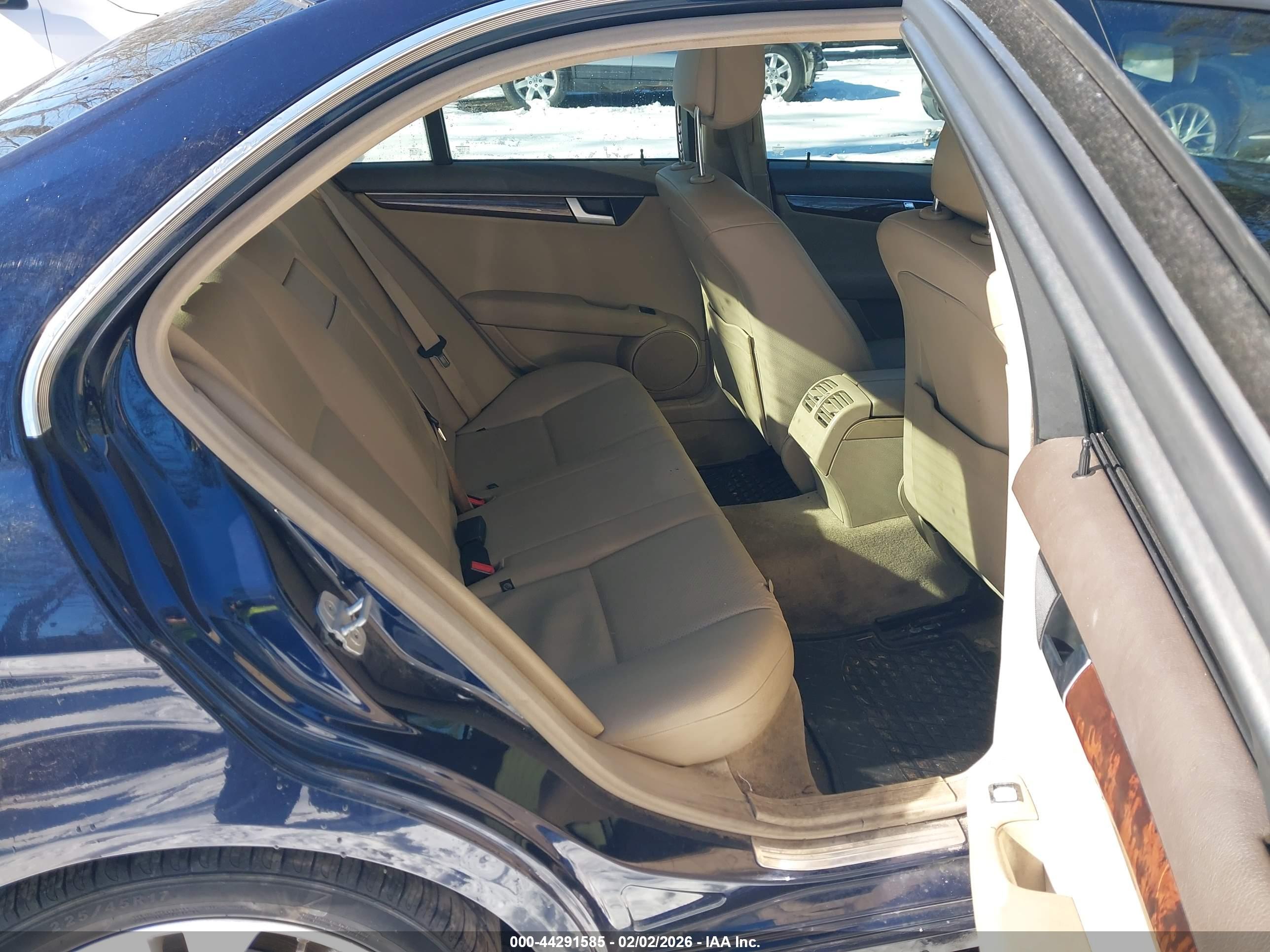 MERCEDES-BENZ C image 8