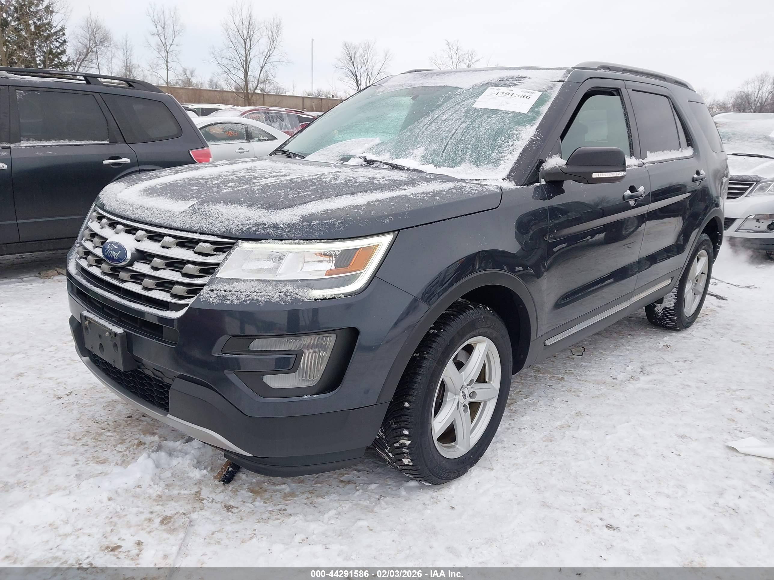 FORD EXPLORER image 2