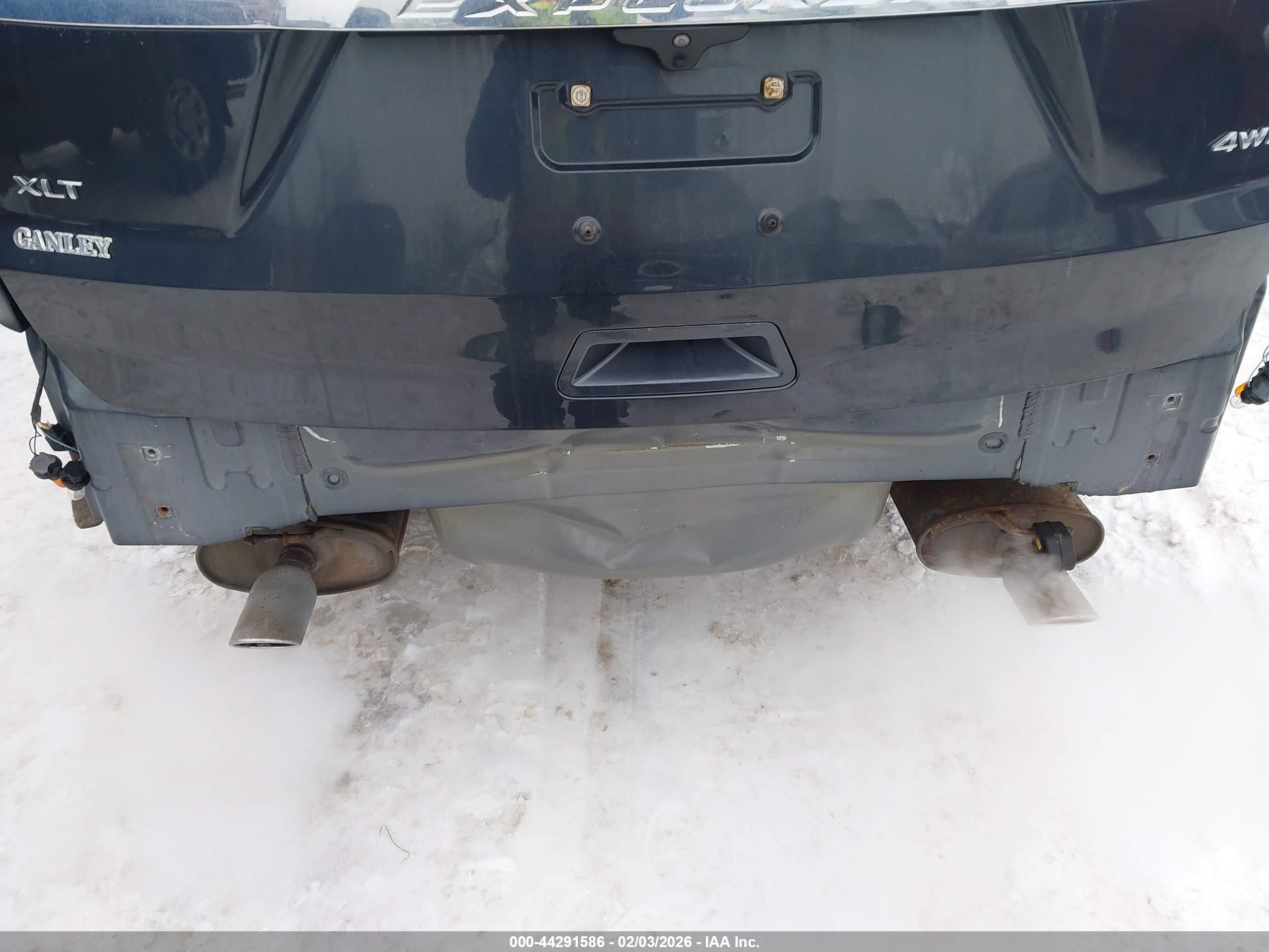 FORD EXPLORER image 6