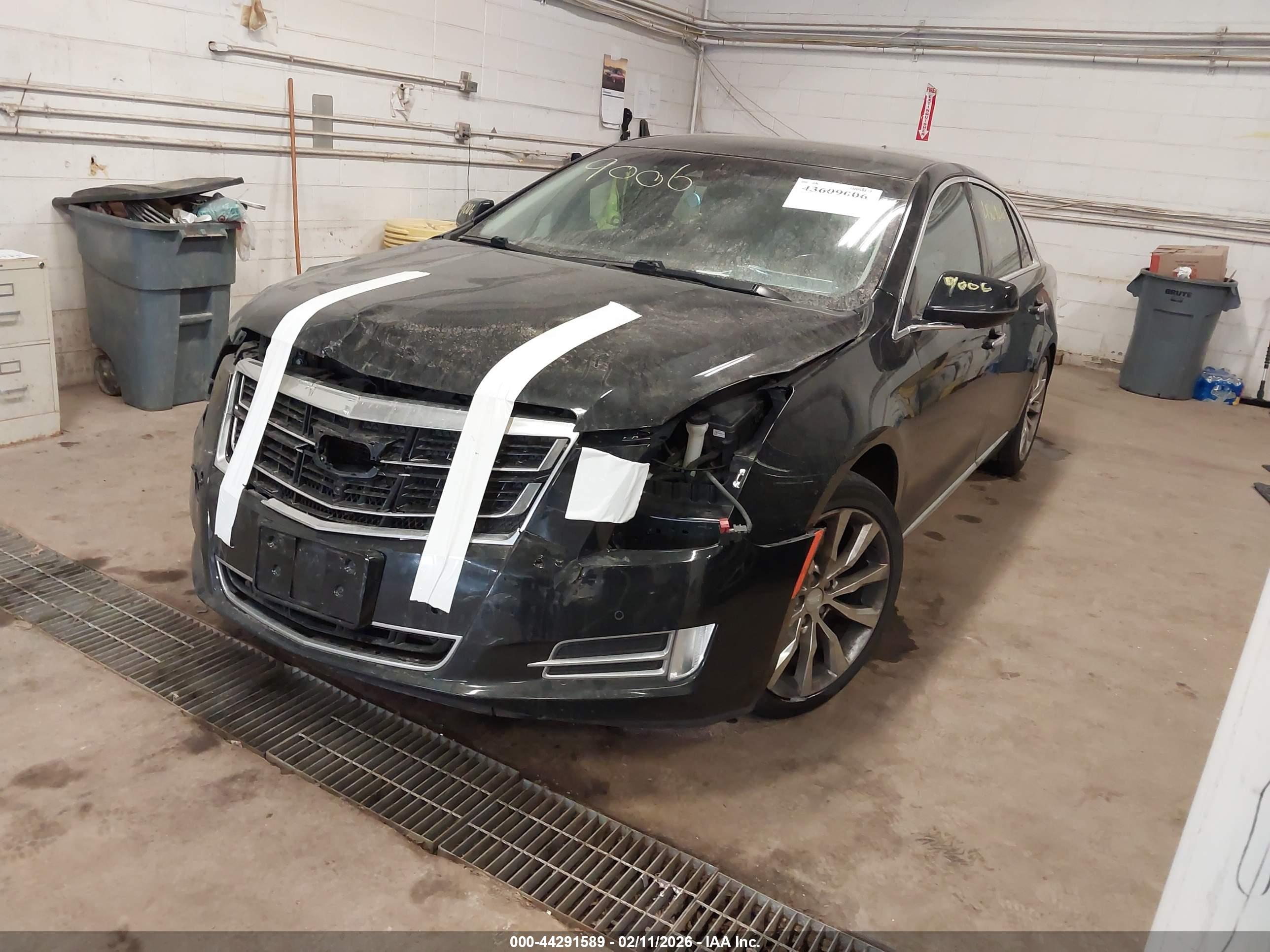 CADILLAC XTS image 2