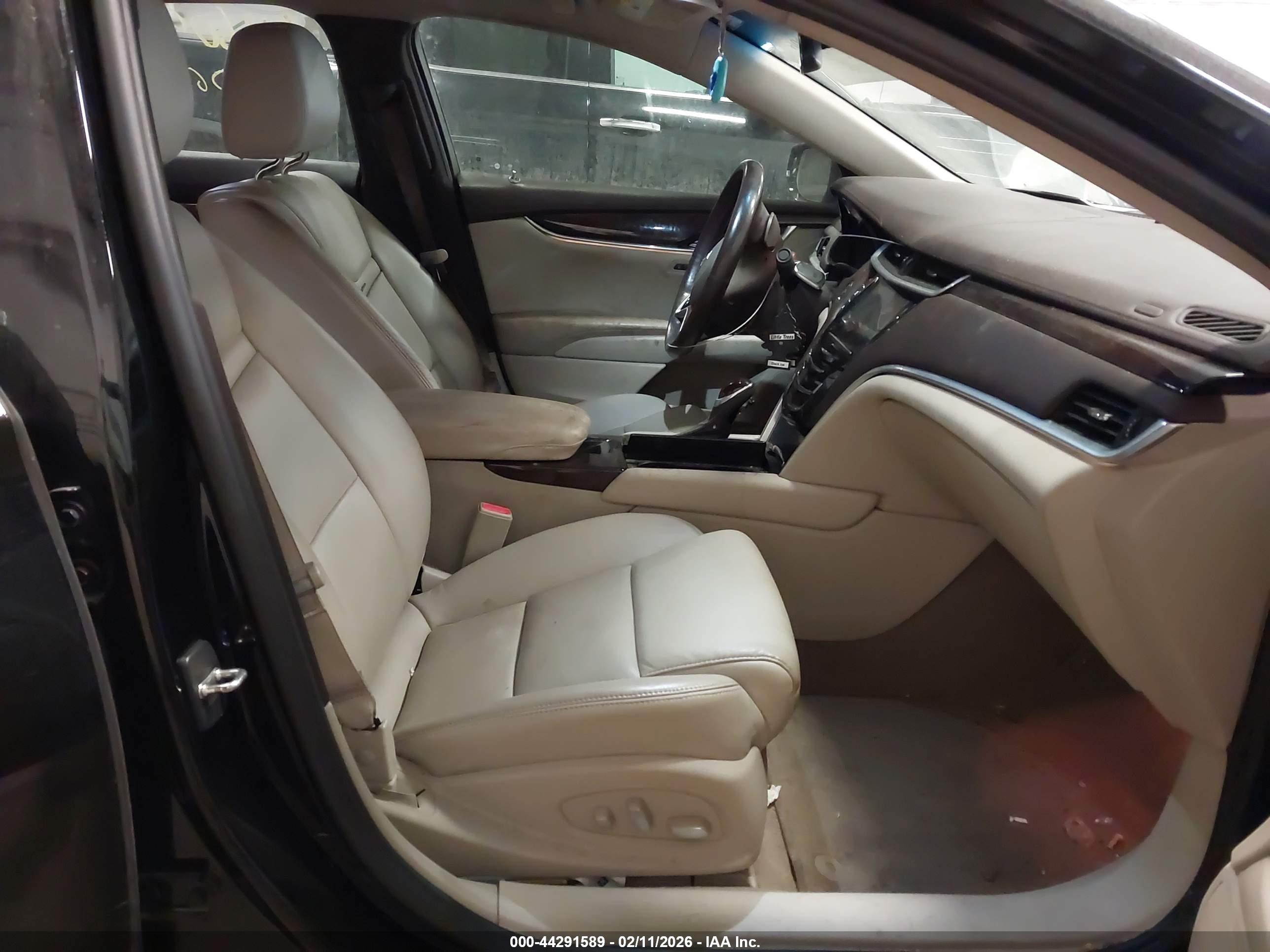 CADILLAC XTS image 5