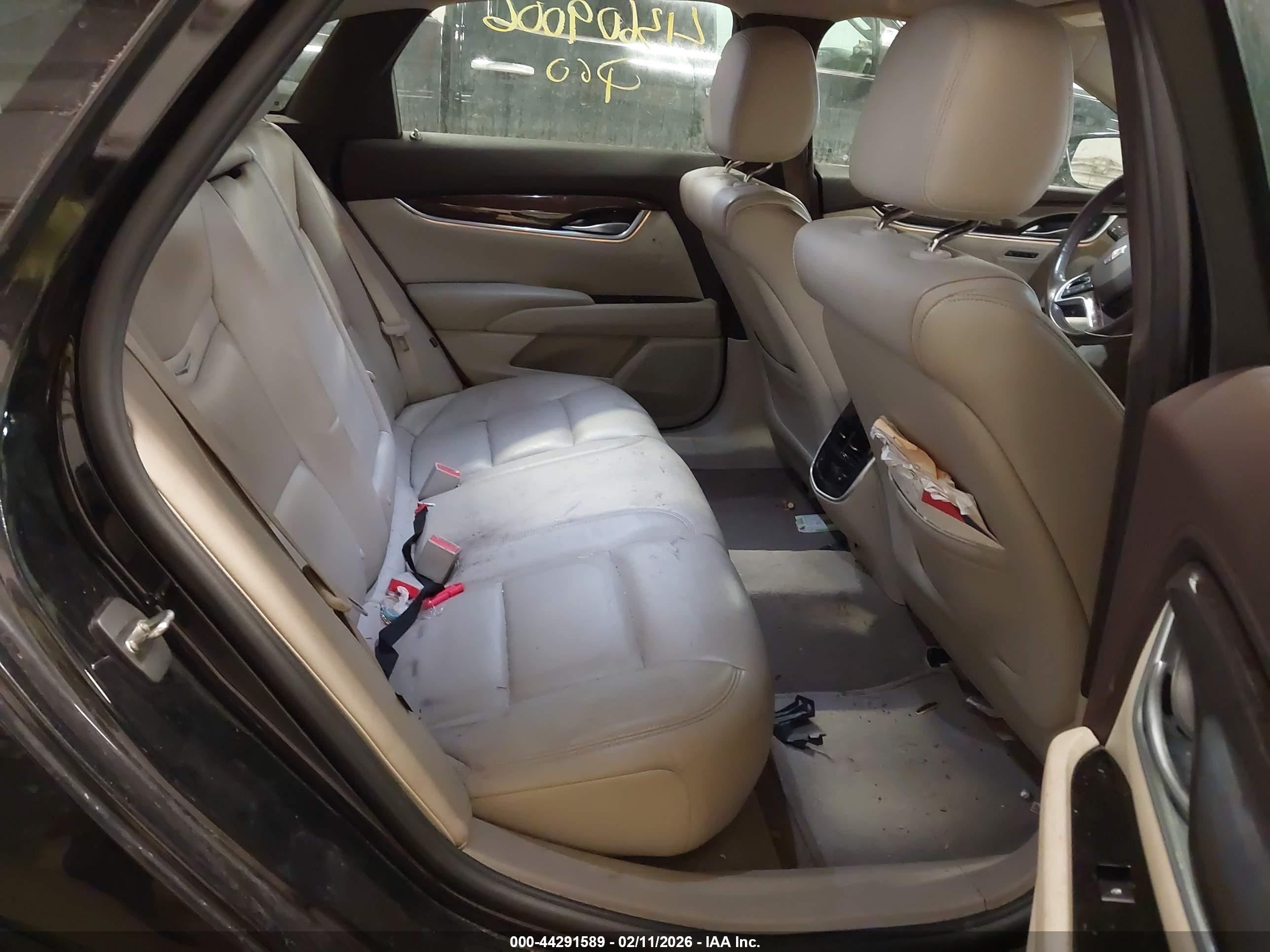 CADILLAC XTS image 8