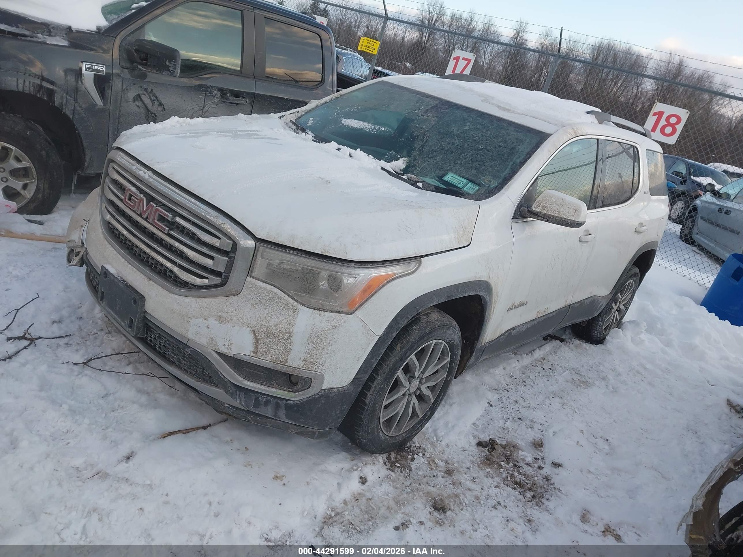 GMC ACADIA image 2