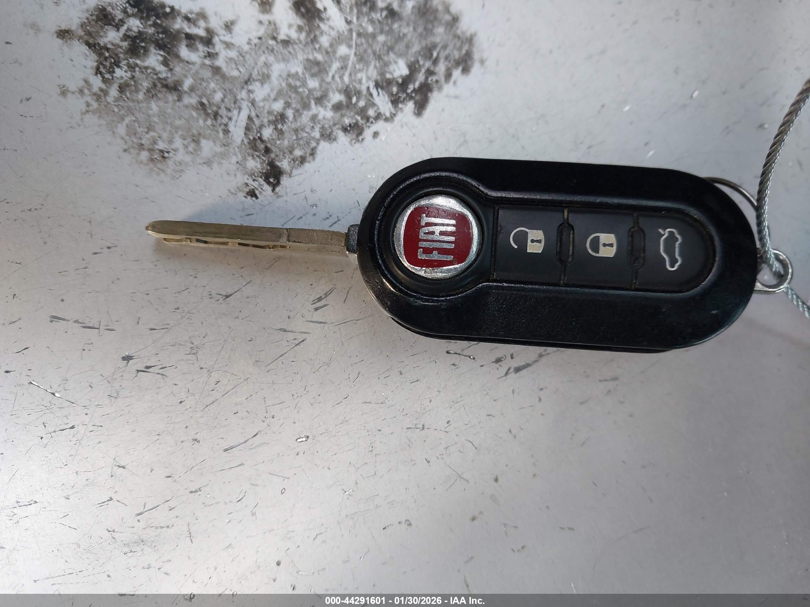 FIAT 500L image 11
