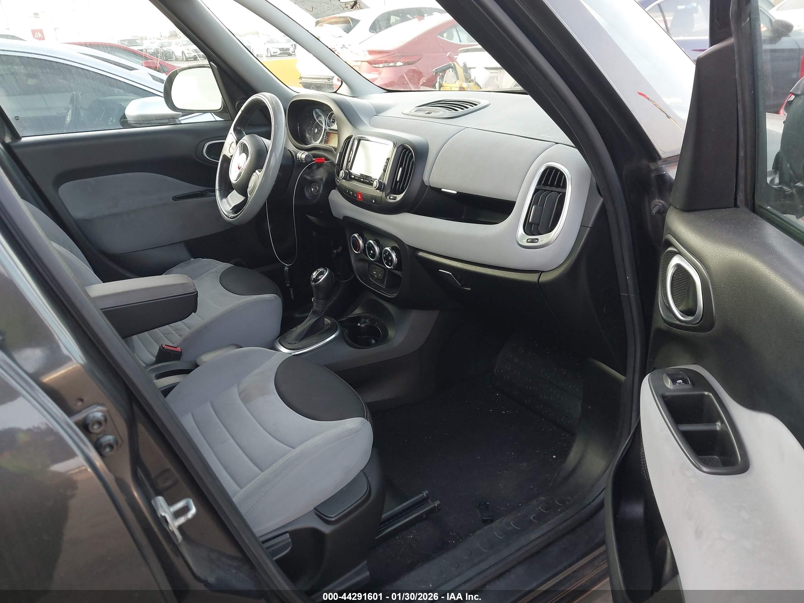 FIAT 500L image 5