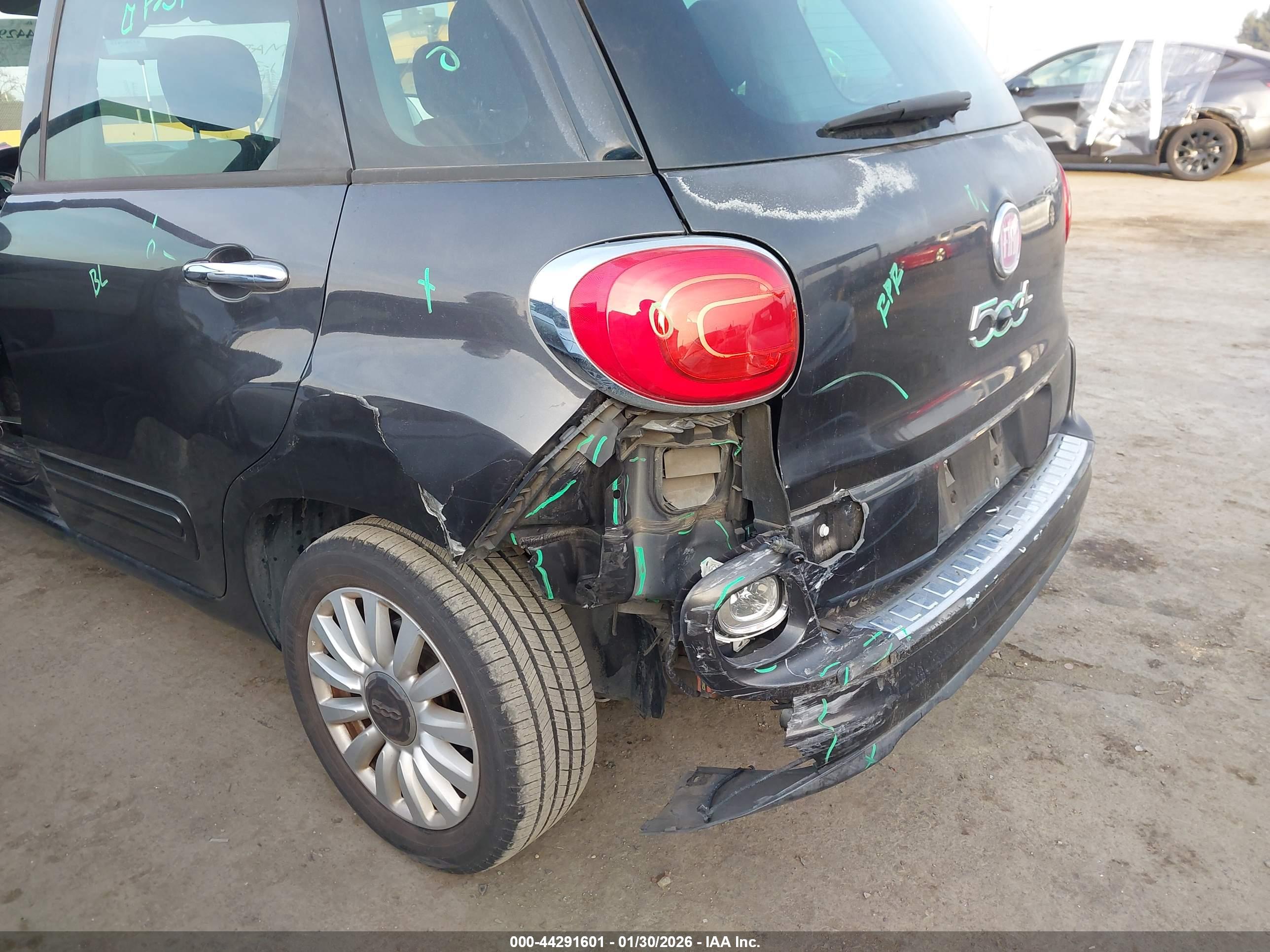 FIAT 500L image 6