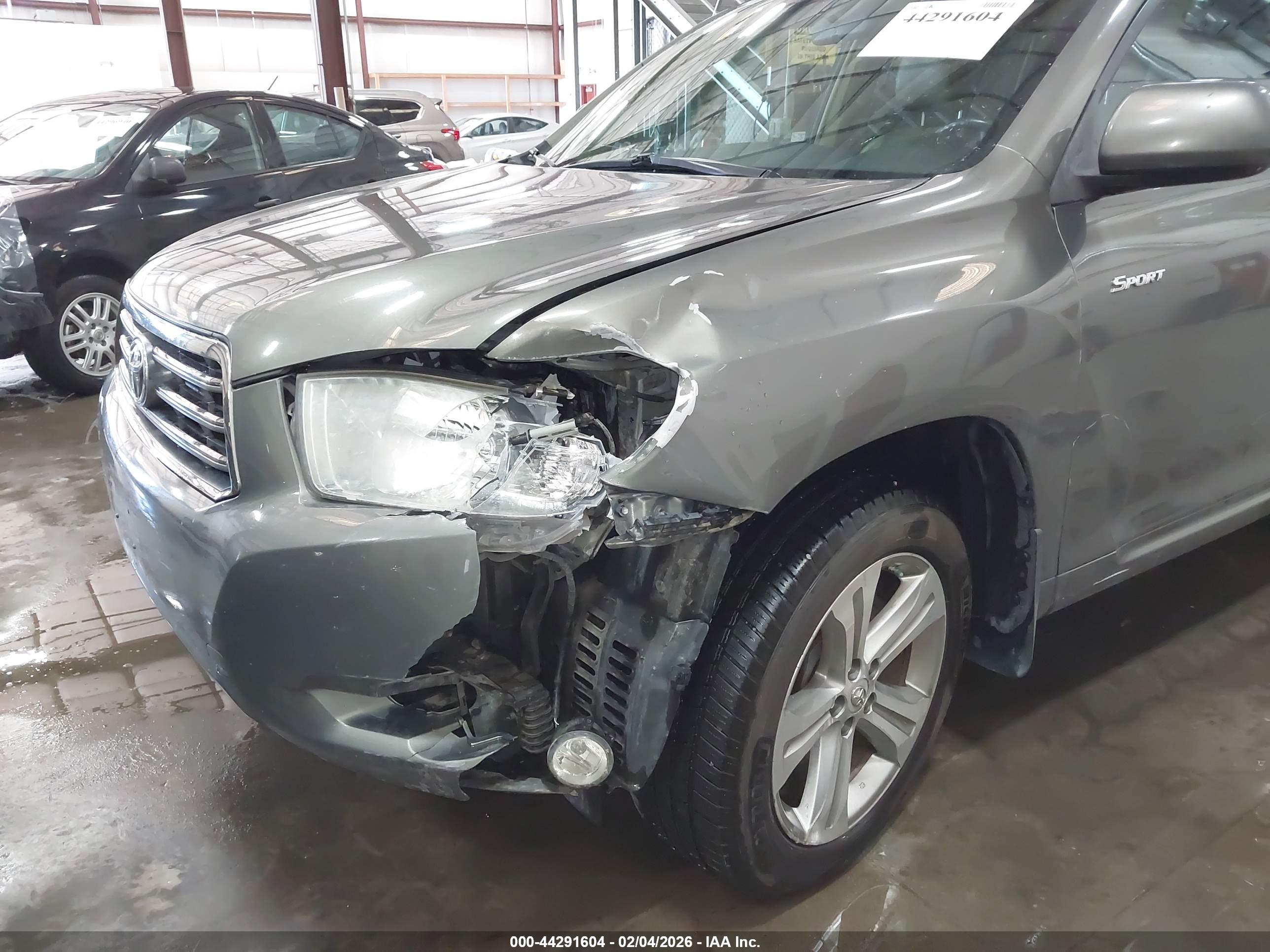 TOYOTA HIGHLANDER image 6