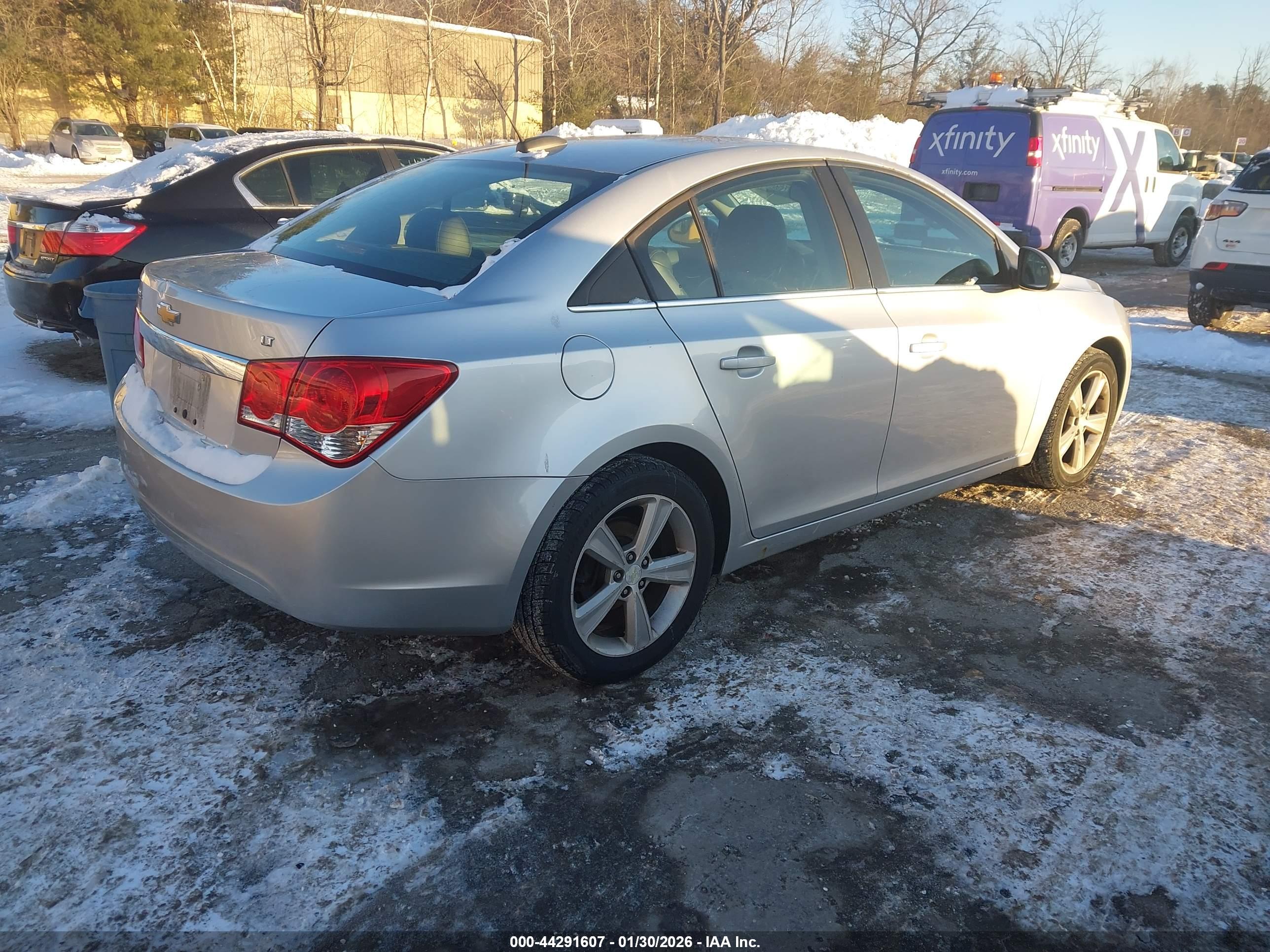 CHEVROLET CRUZE image 4