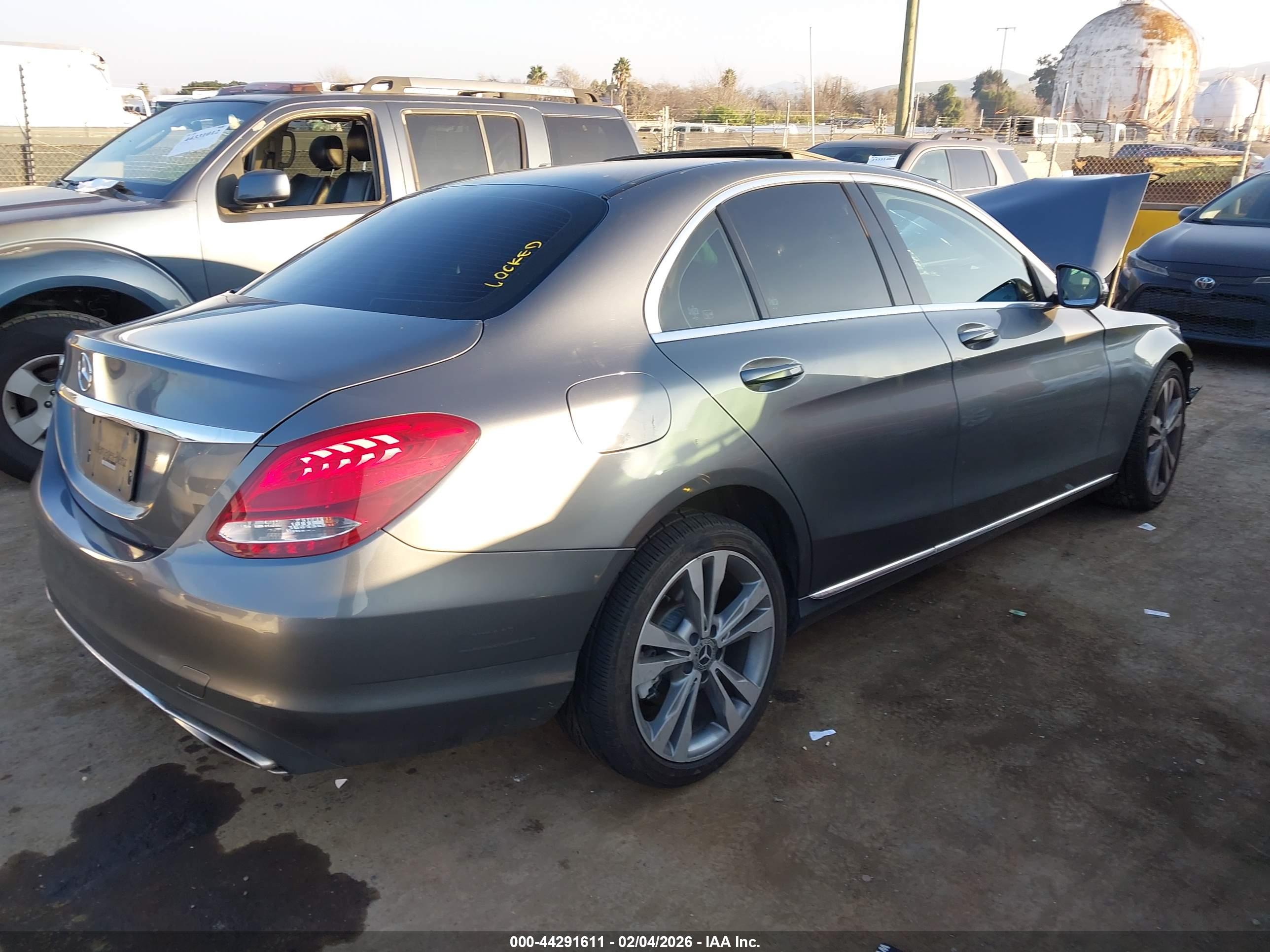 MERCEDES-BENZ C image 4