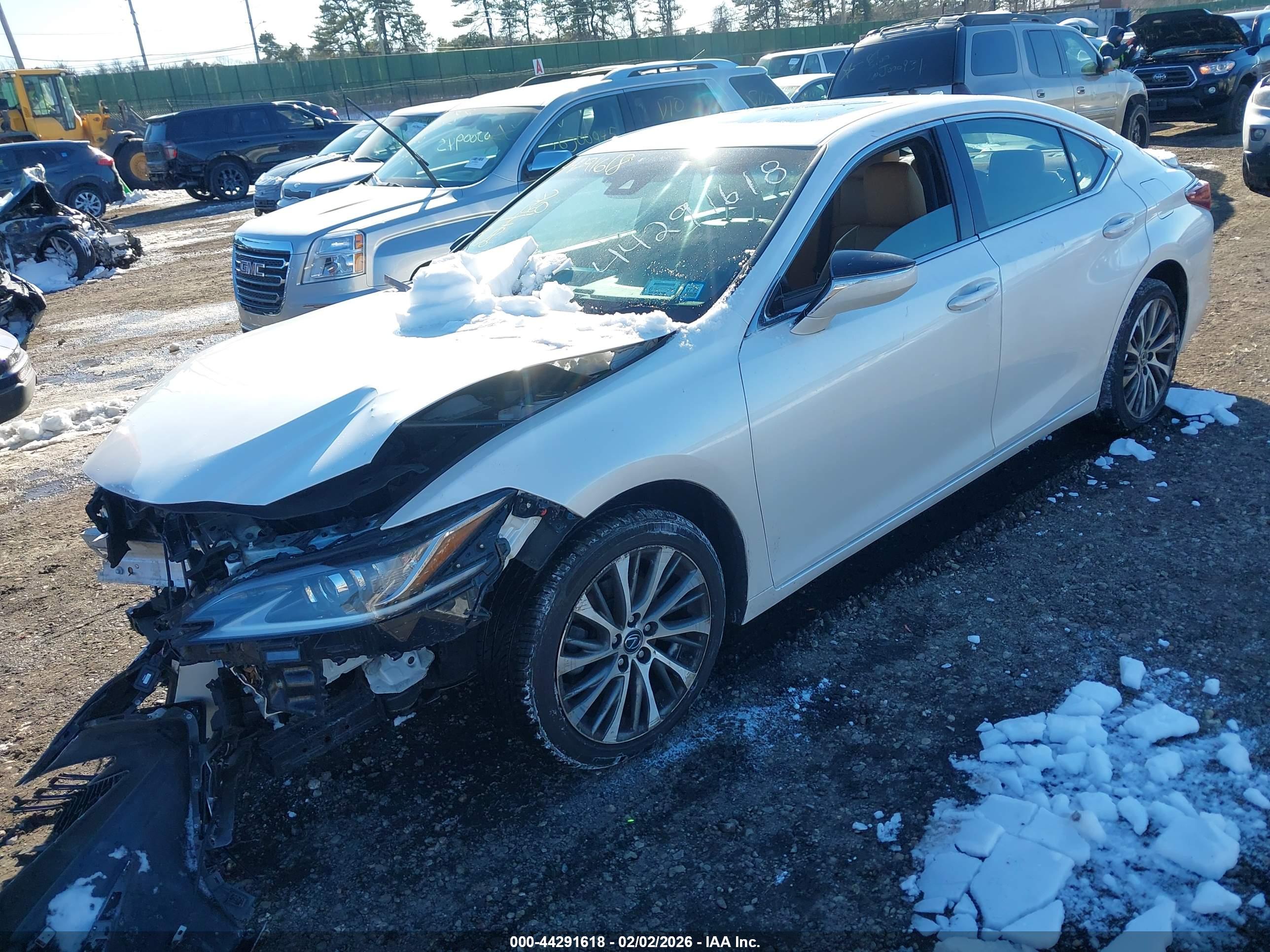 LEXUS ES image 2