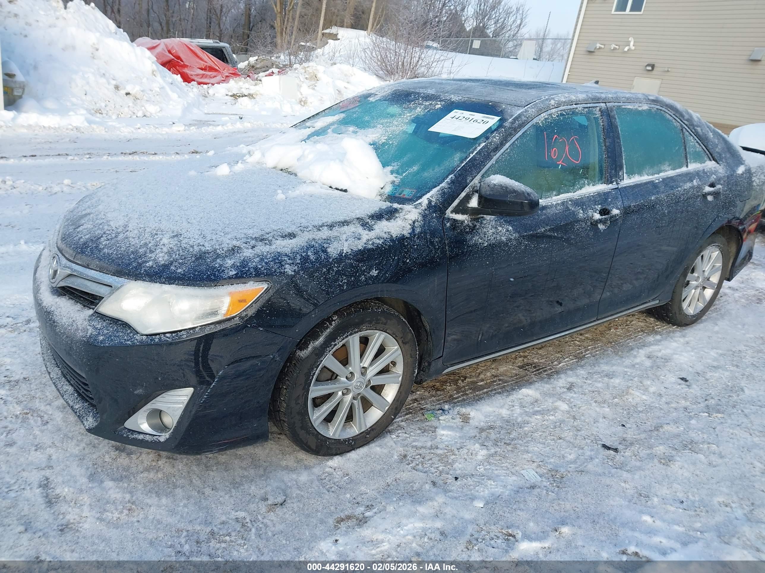 TOYOTA CAMRY image 2