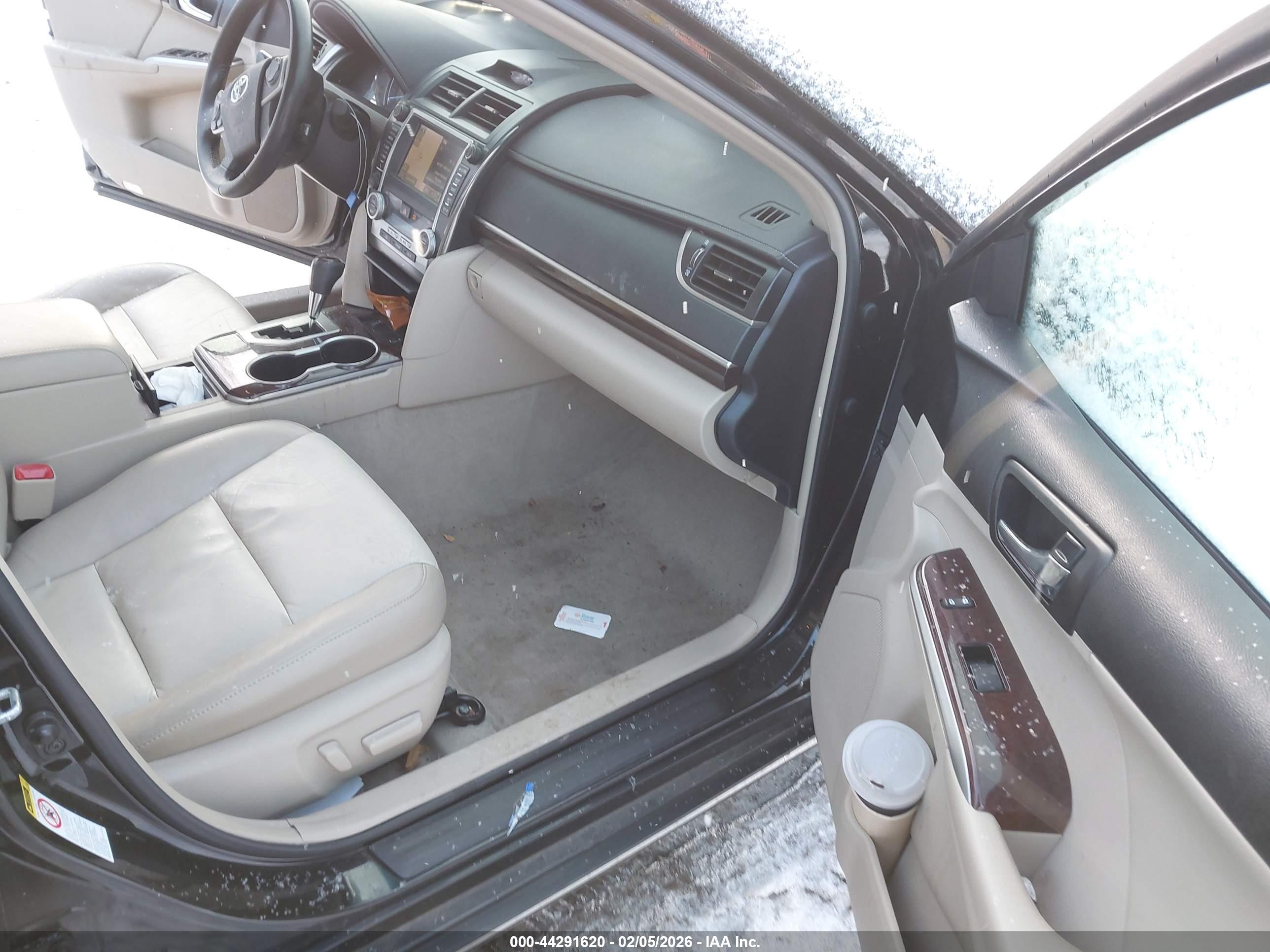 TOYOTA CAMRY image 5