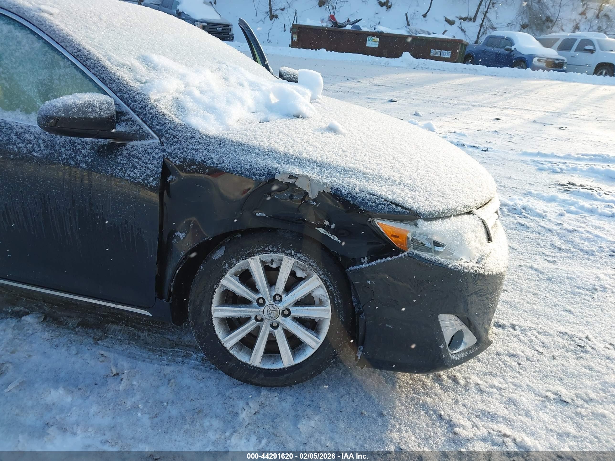 TOYOTA CAMRY image 6