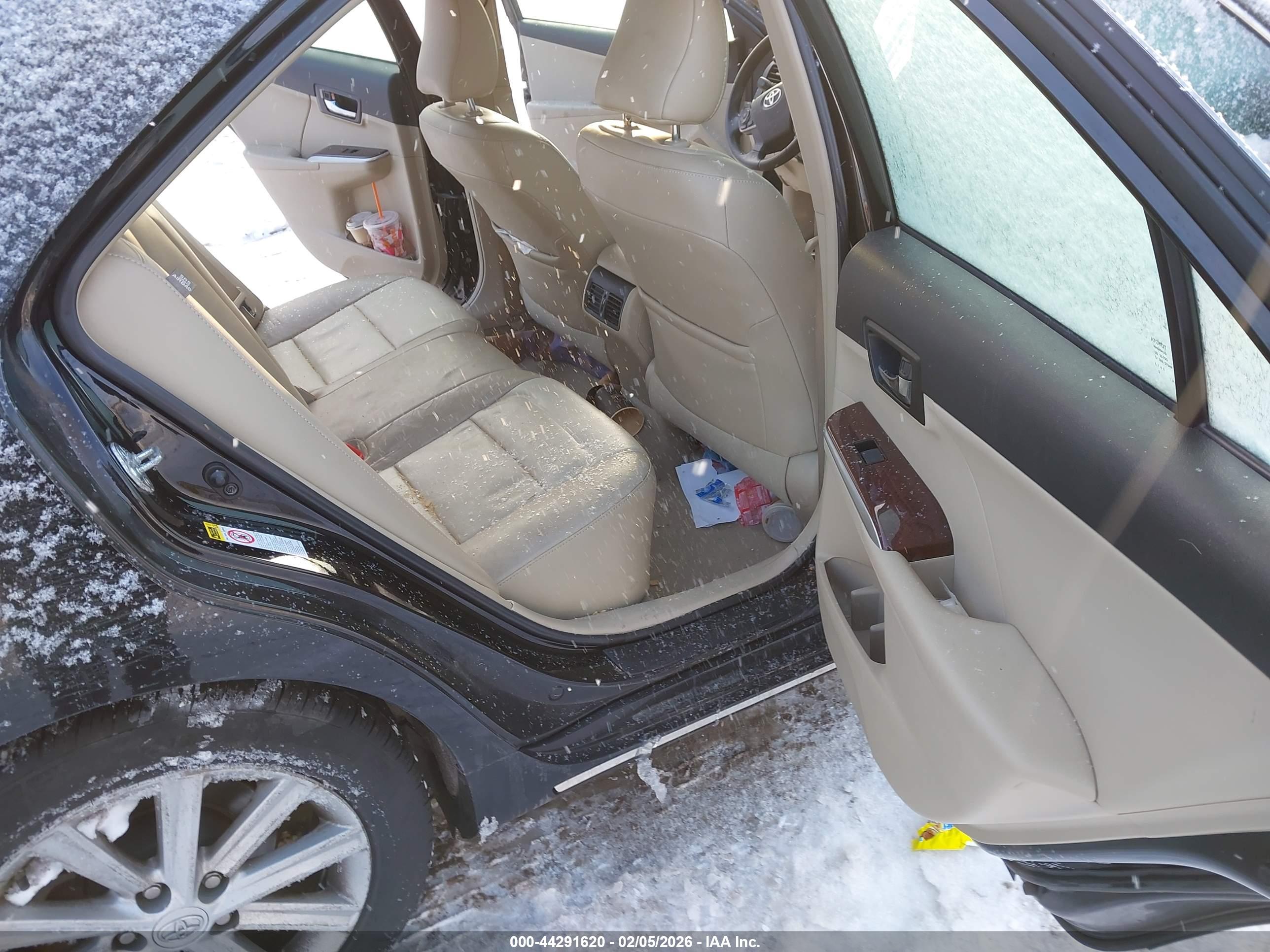 TOYOTA CAMRY image 8