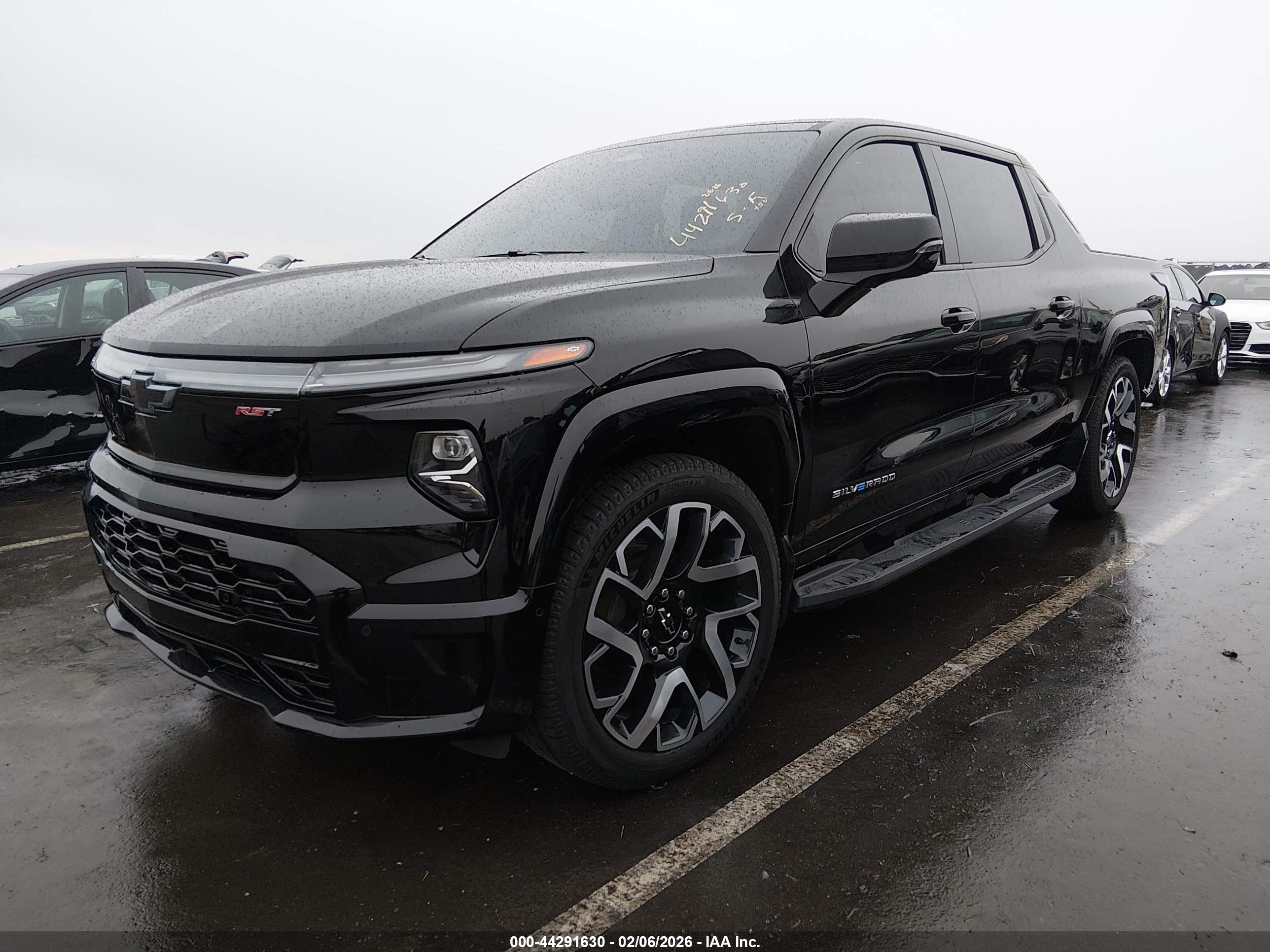 CHEVROLET SILVERADO image 2