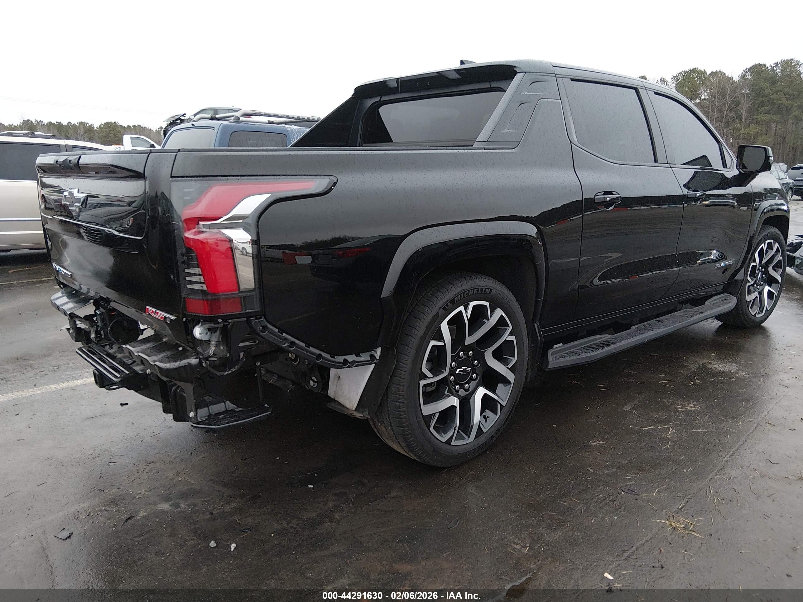 CHEVROLET SILVERADO image 4