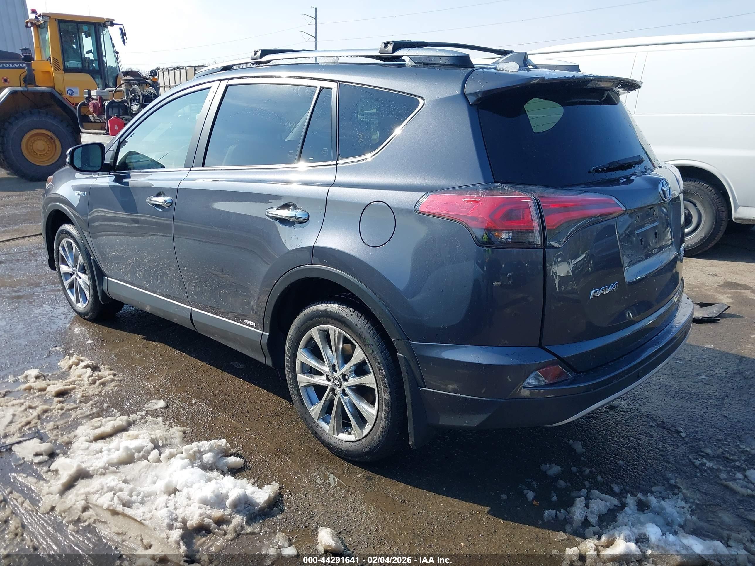 TOYOTA RAV4 image 3