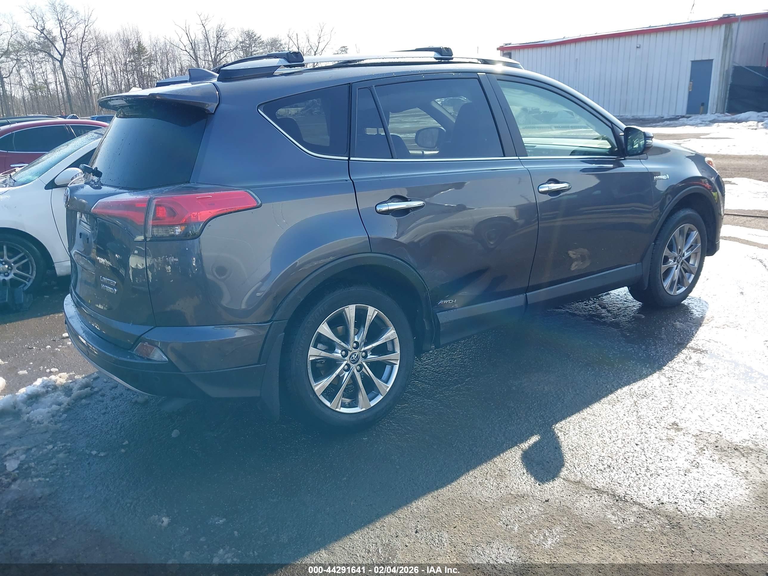 TOYOTA RAV4 image 4