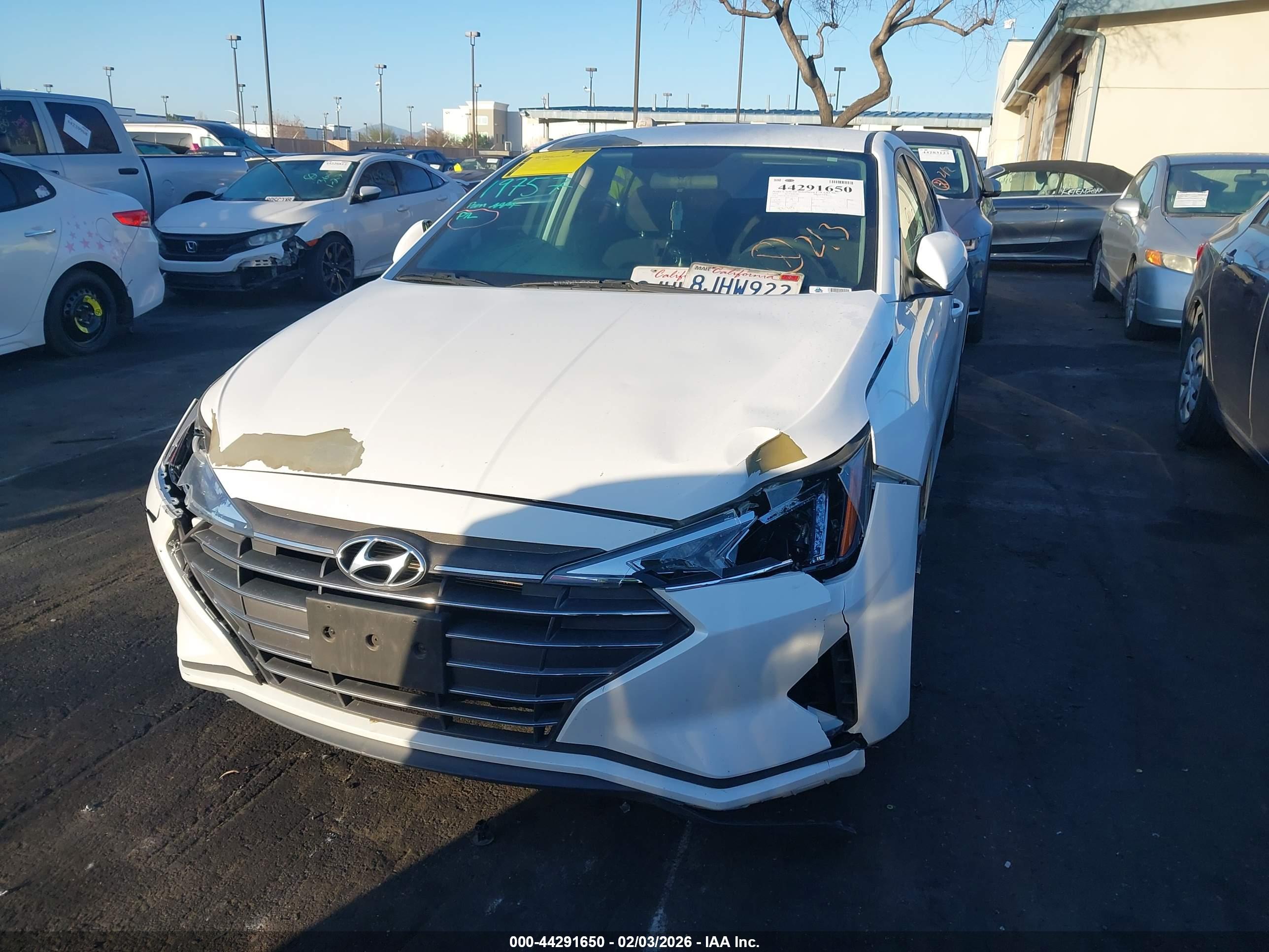 HYUNDAI ELANTRA image 6