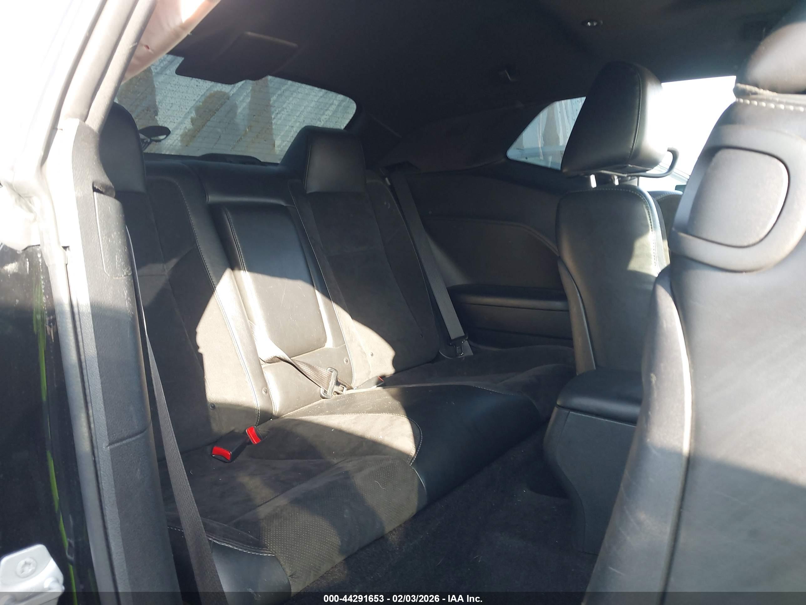 DODGE CHALLENGER image 8
