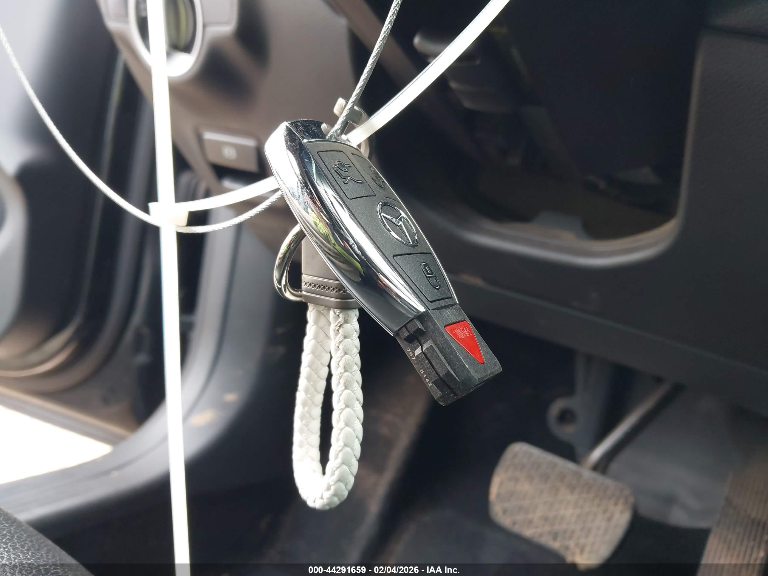 MERCEDES-BENZ CLA image 11