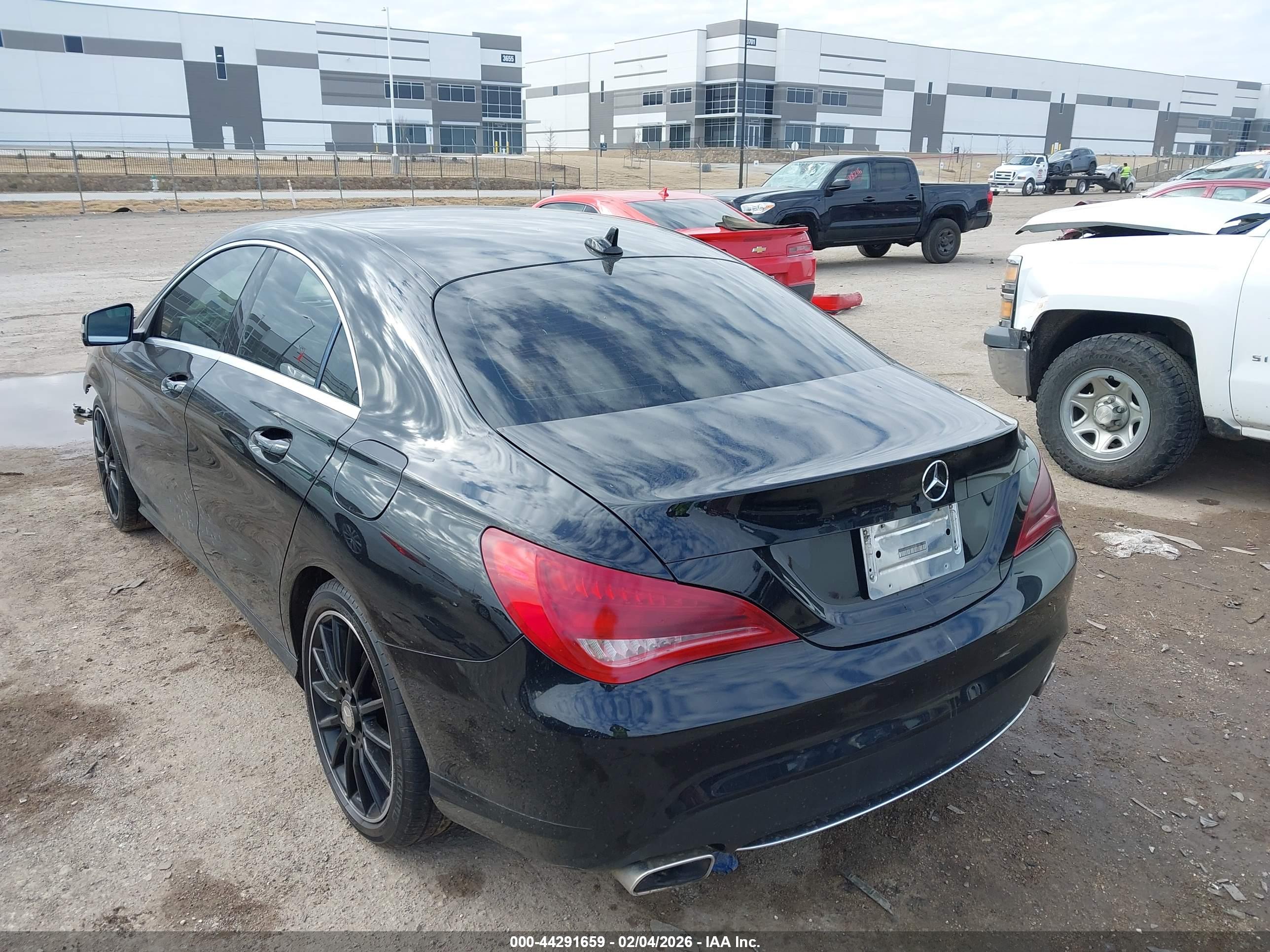 MERCEDES-BENZ CLA image 3