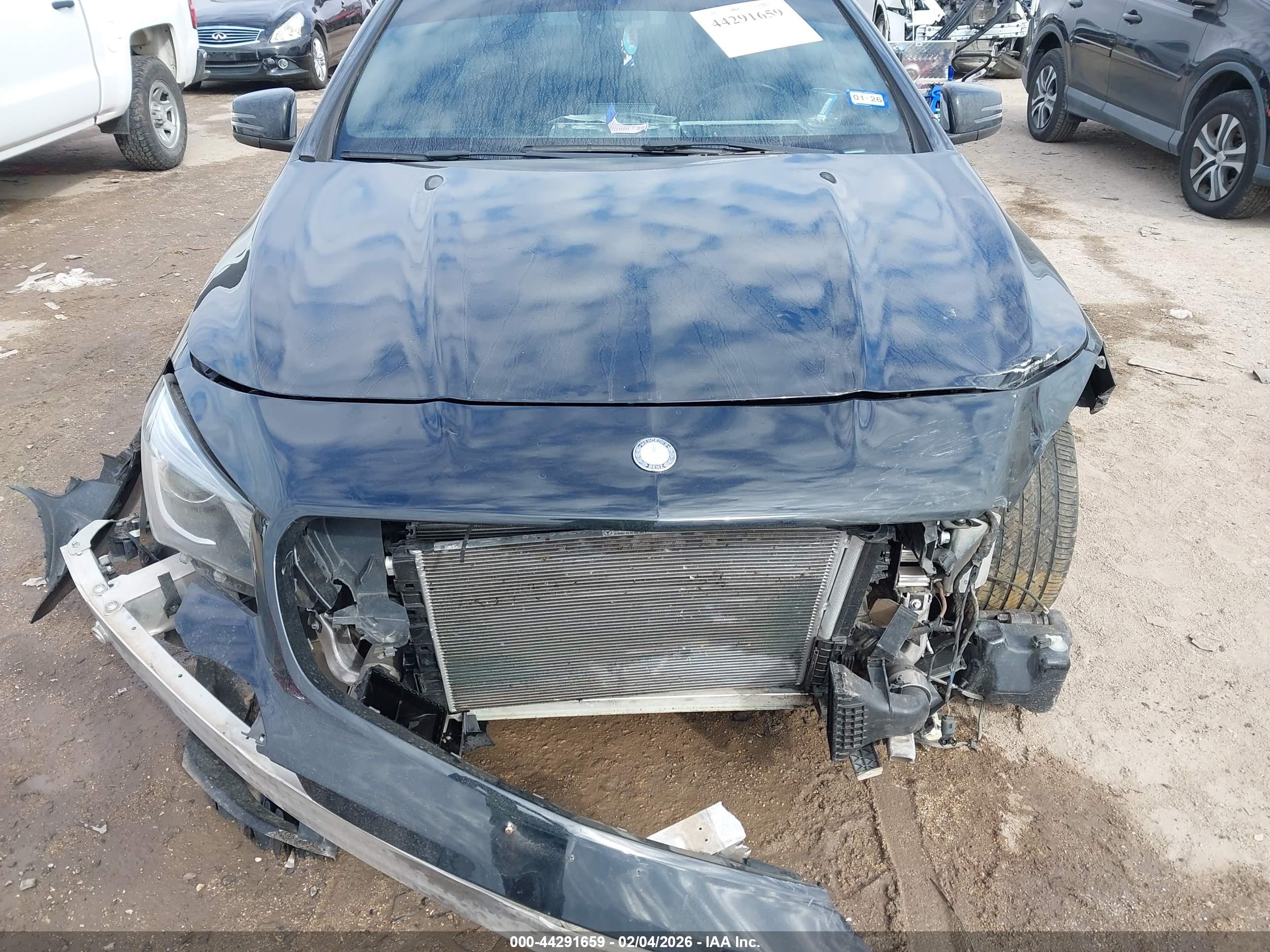 MERCEDES-BENZ CLA image 6