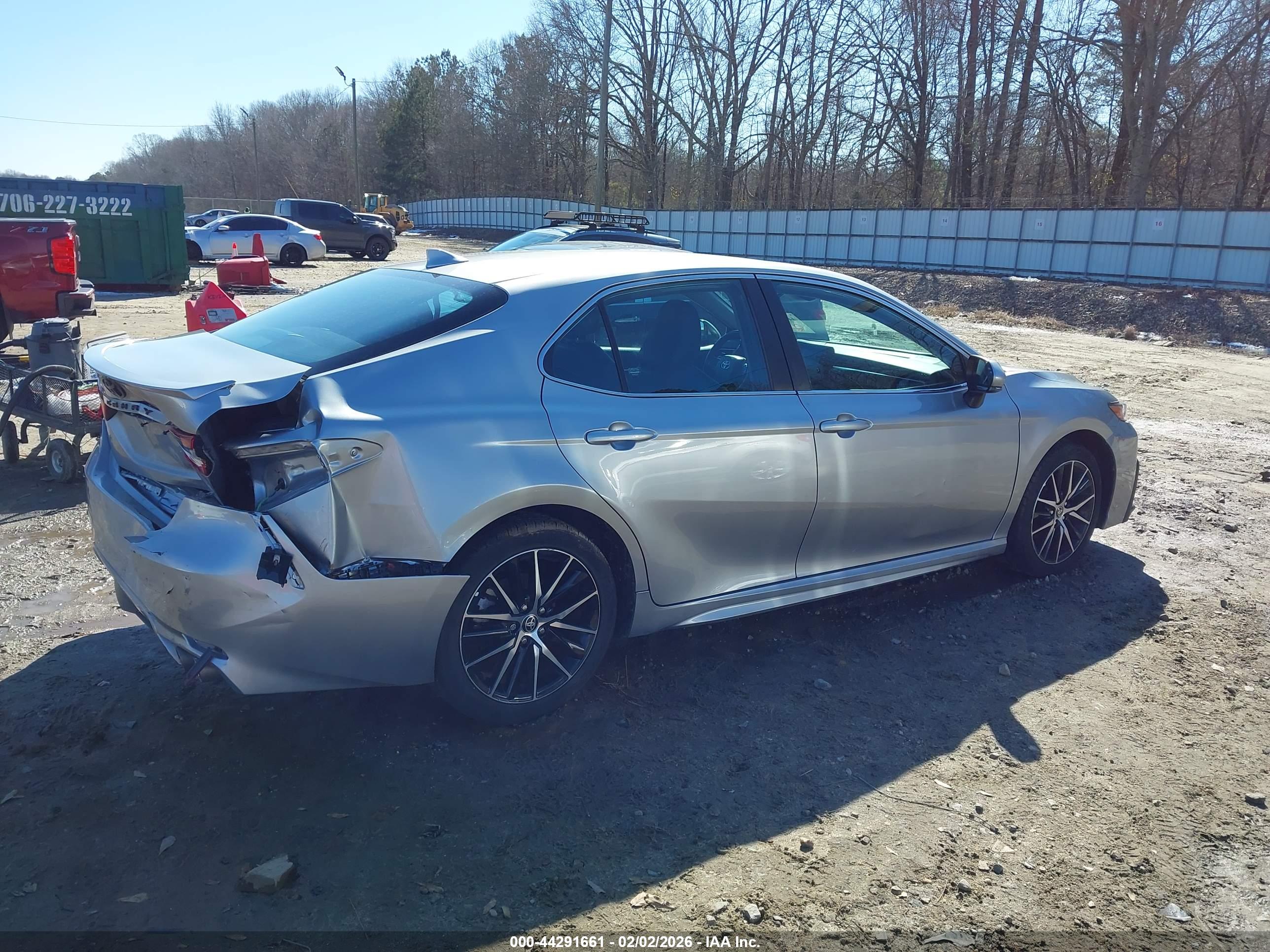 TOYOTA CAMRY image 4