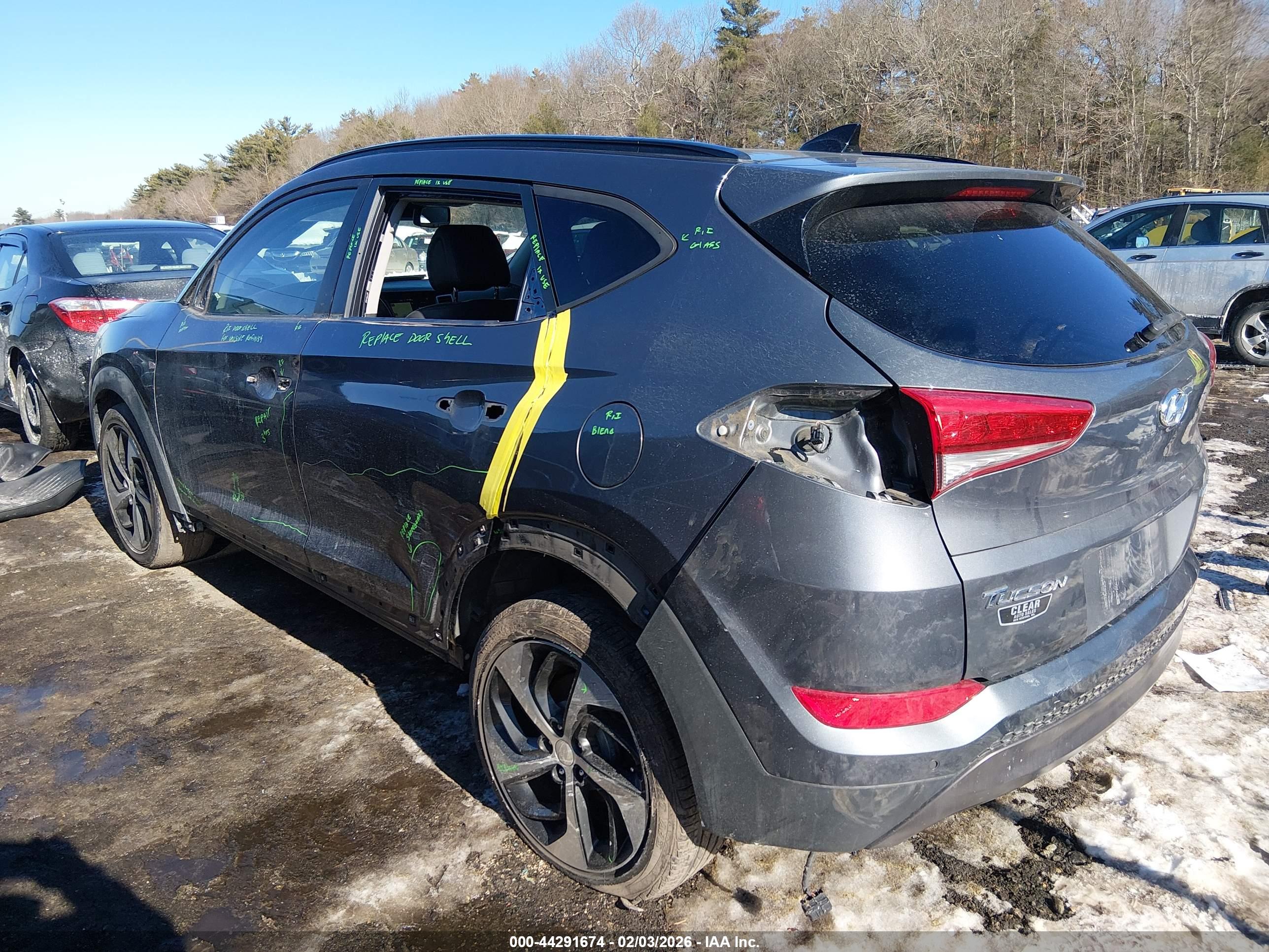 HYUNDAI TUCSON image 3