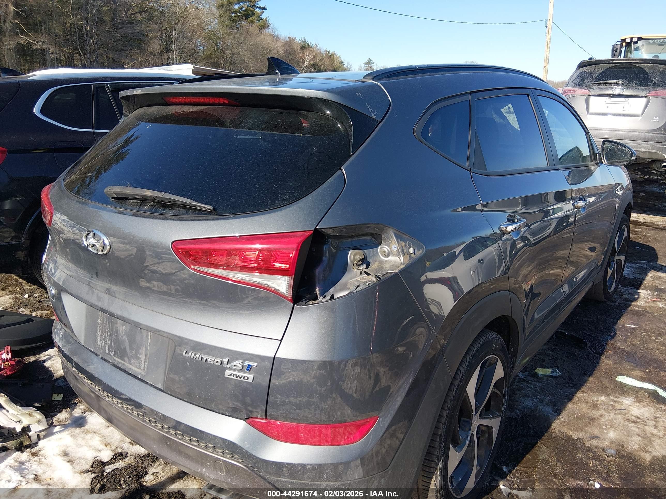 HYUNDAI TUCSON image 4