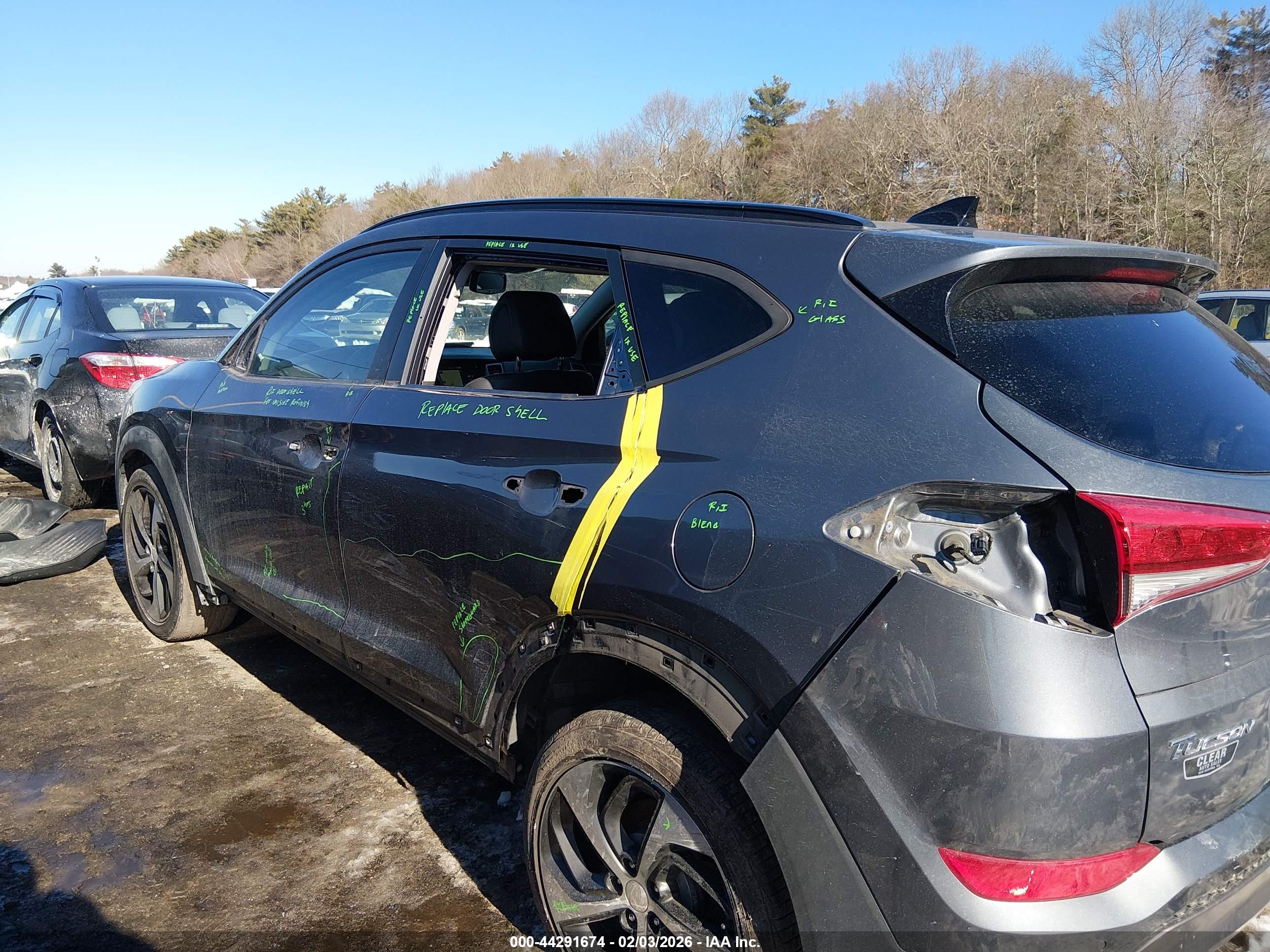 HYUNDAI TUCSON image 6