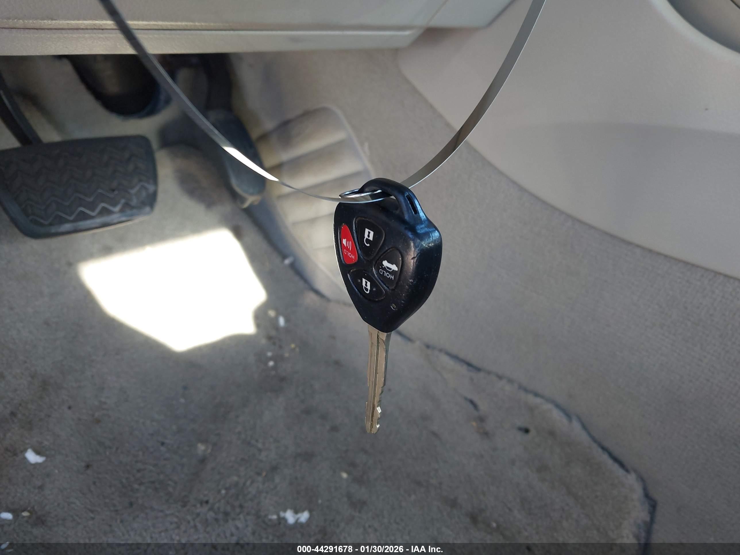 TOYOTA CAMRY image 11