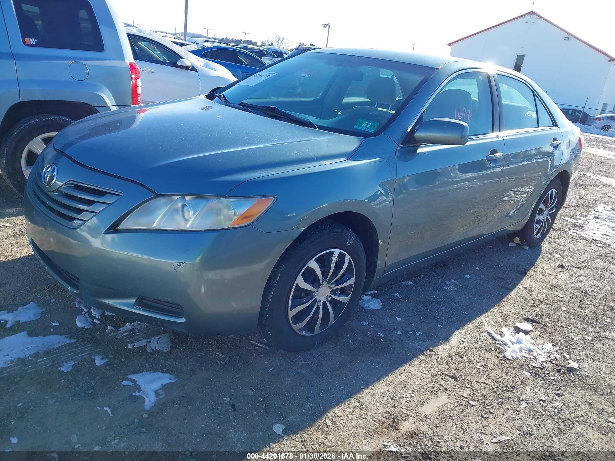 TOYOTA CAMRY image 2