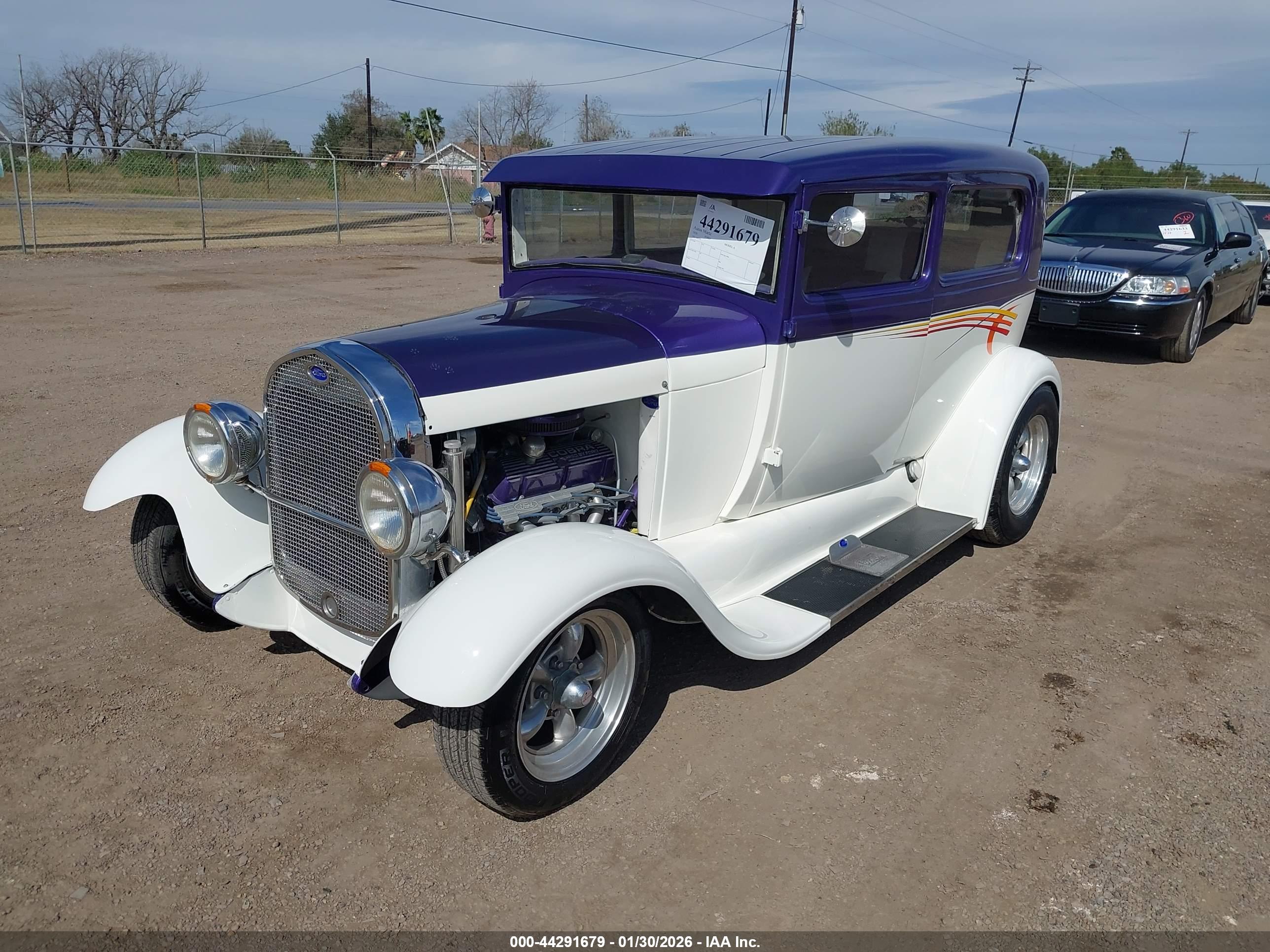 FORD MODEL image 2
