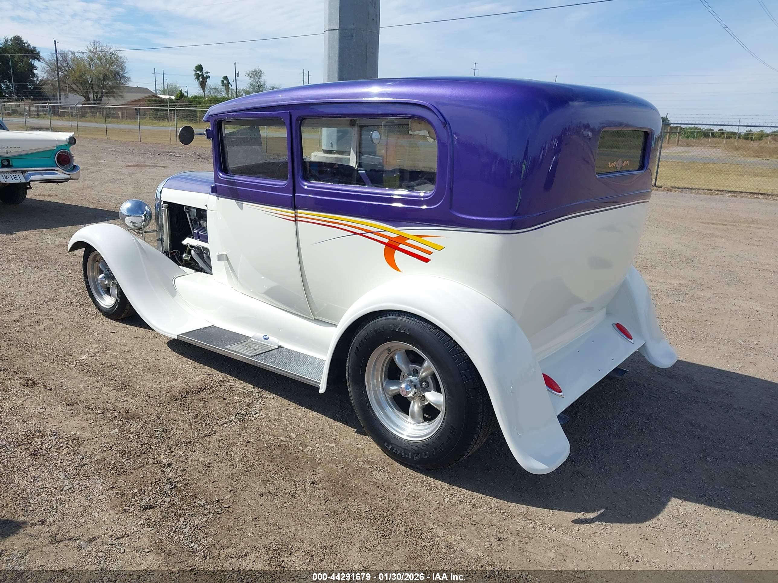 FORD MODEL image 3