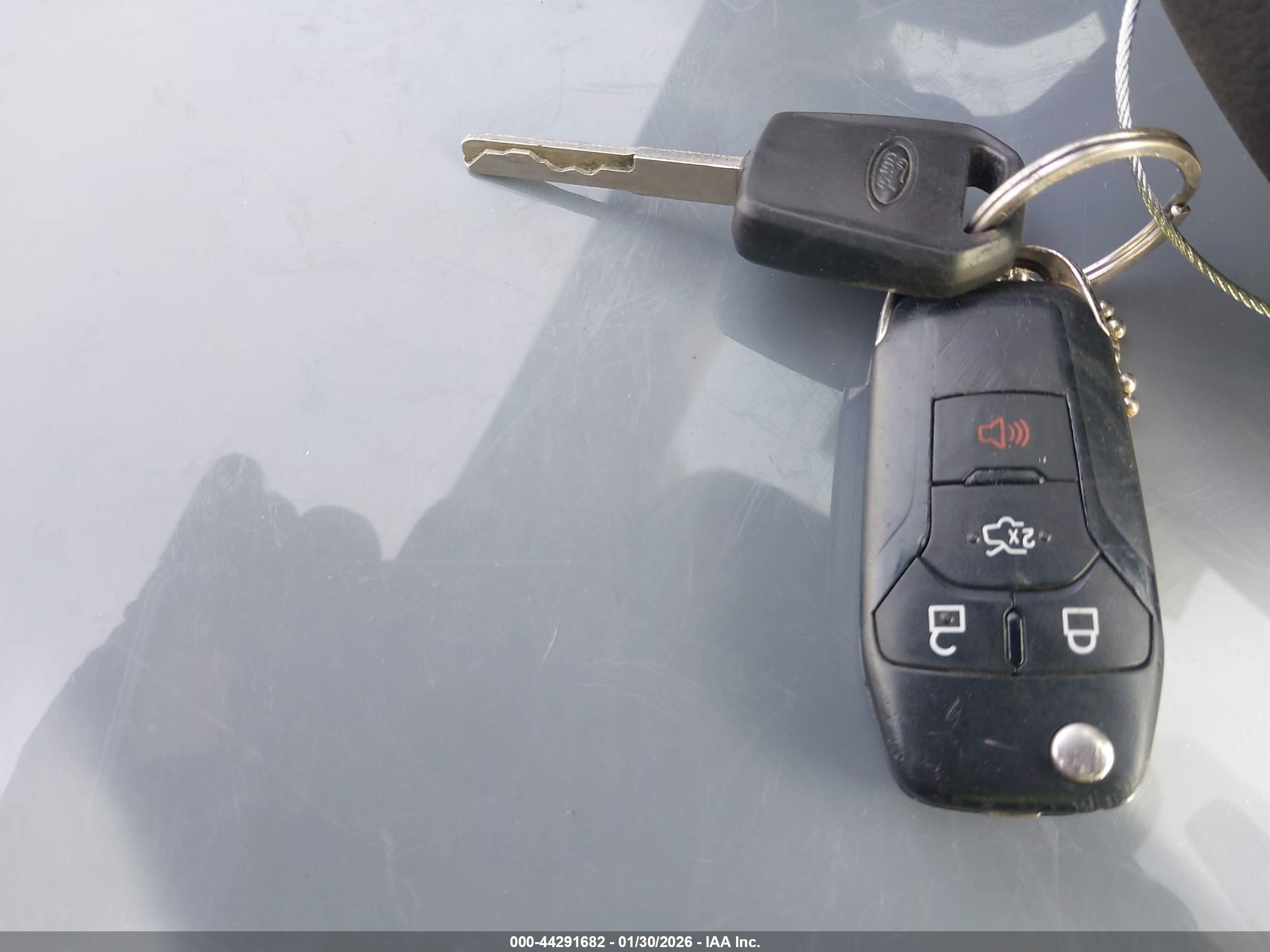 FORD FUSION image 11