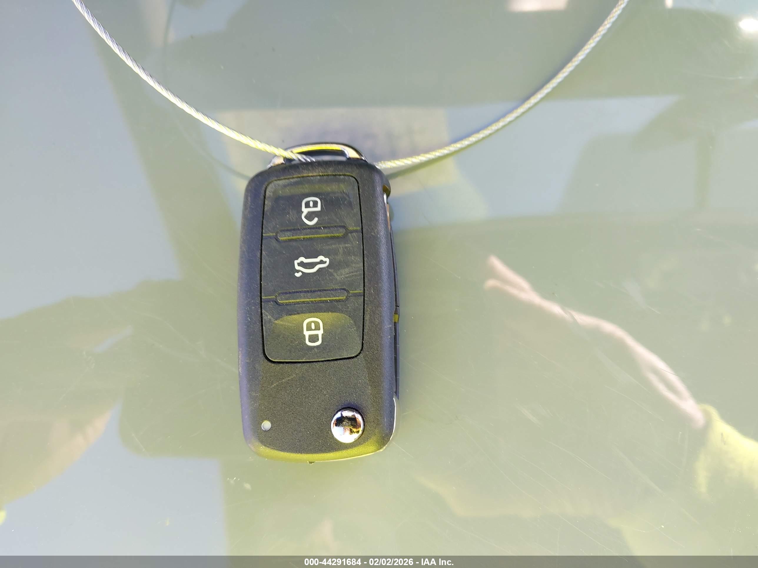 VOLKSWAGEN PASSAT image 11