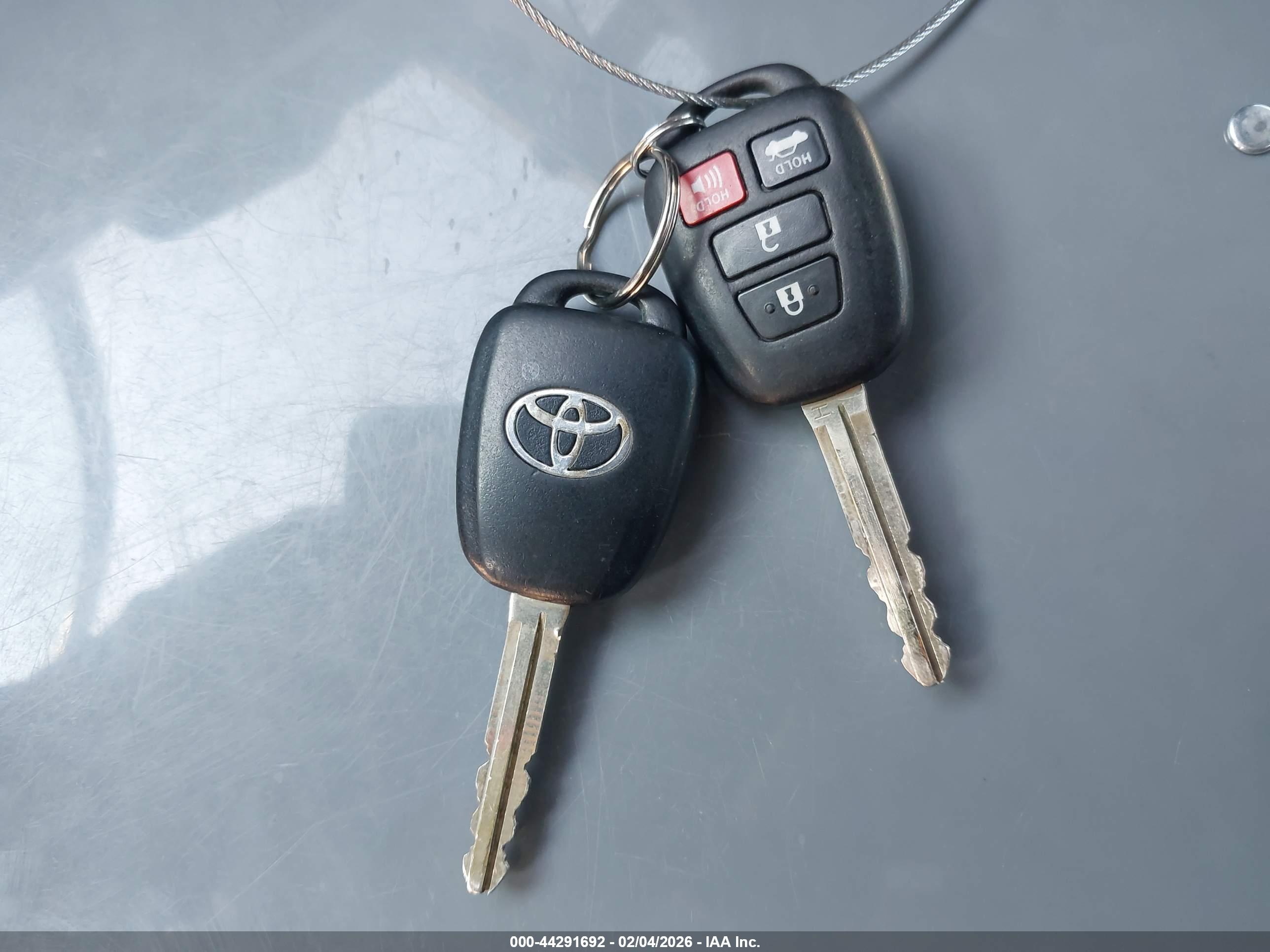 TOYOTA COROLLA image 11